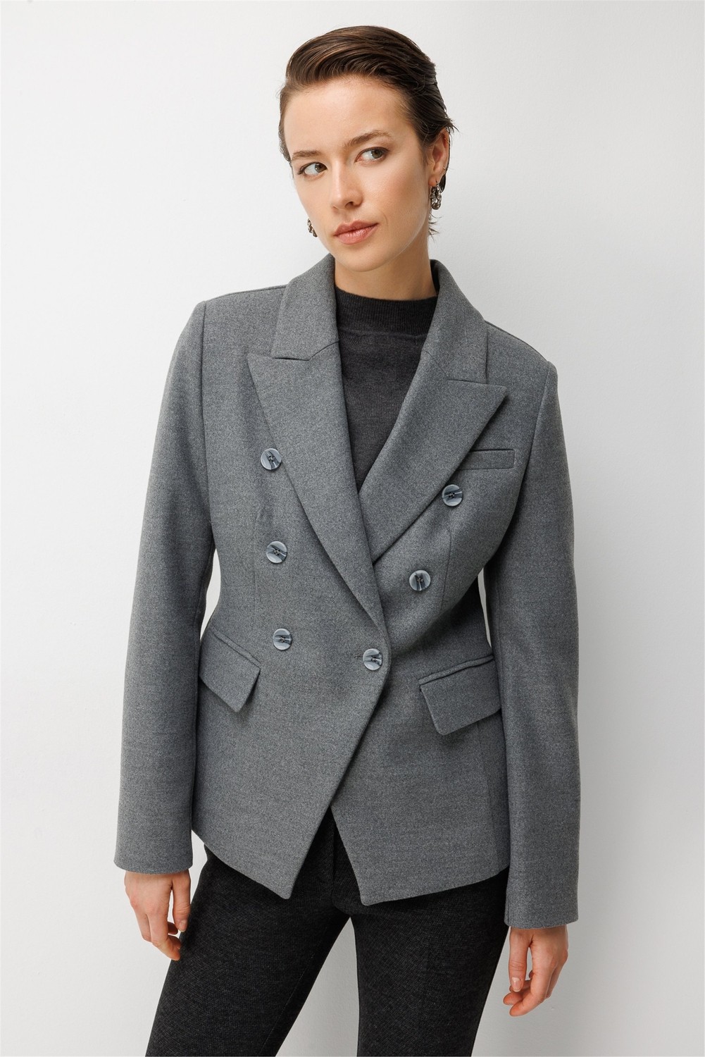 Ekol Kadın Kruvaze Çentikli Yaka Düğme Detaylı Uzun Kollu Blazer Ceket