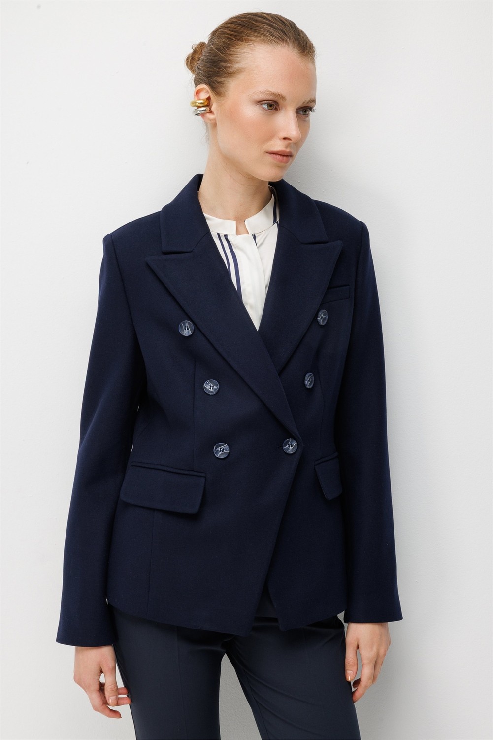 Ekol Kadın Kruvaze Çentikli Yaka Düğme Detaylı Uzun Kollu Blazer Ceket