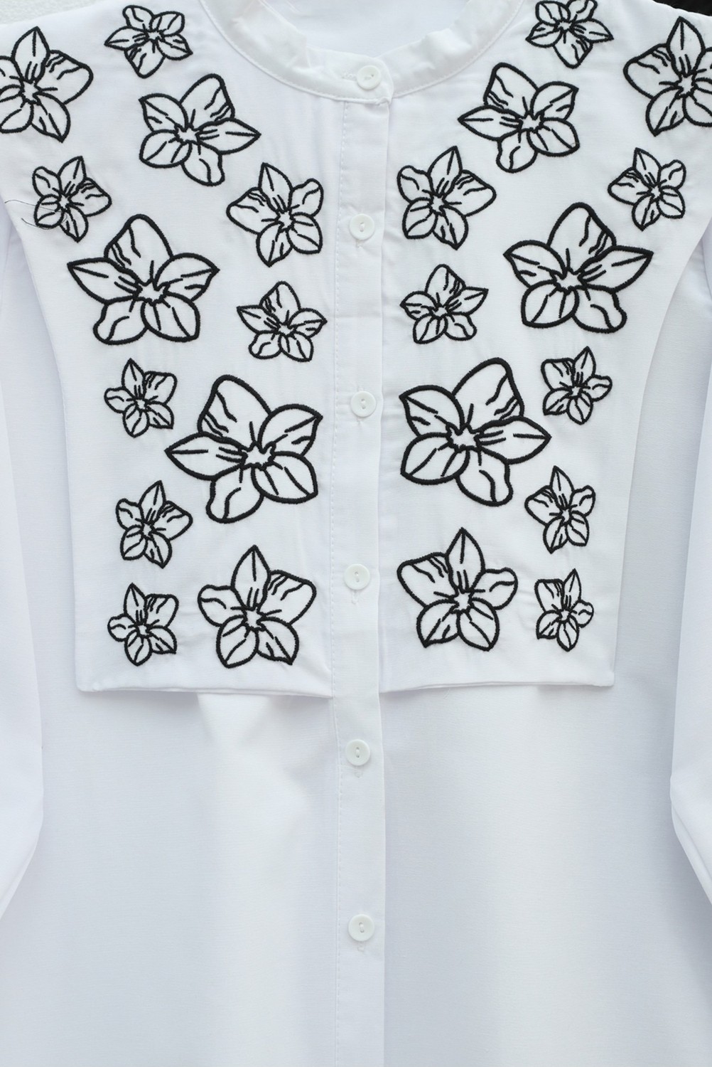 Moda Morfo Plastron Detaylı Nakışlı Poplin Gömlek -Beyaz görsel 5