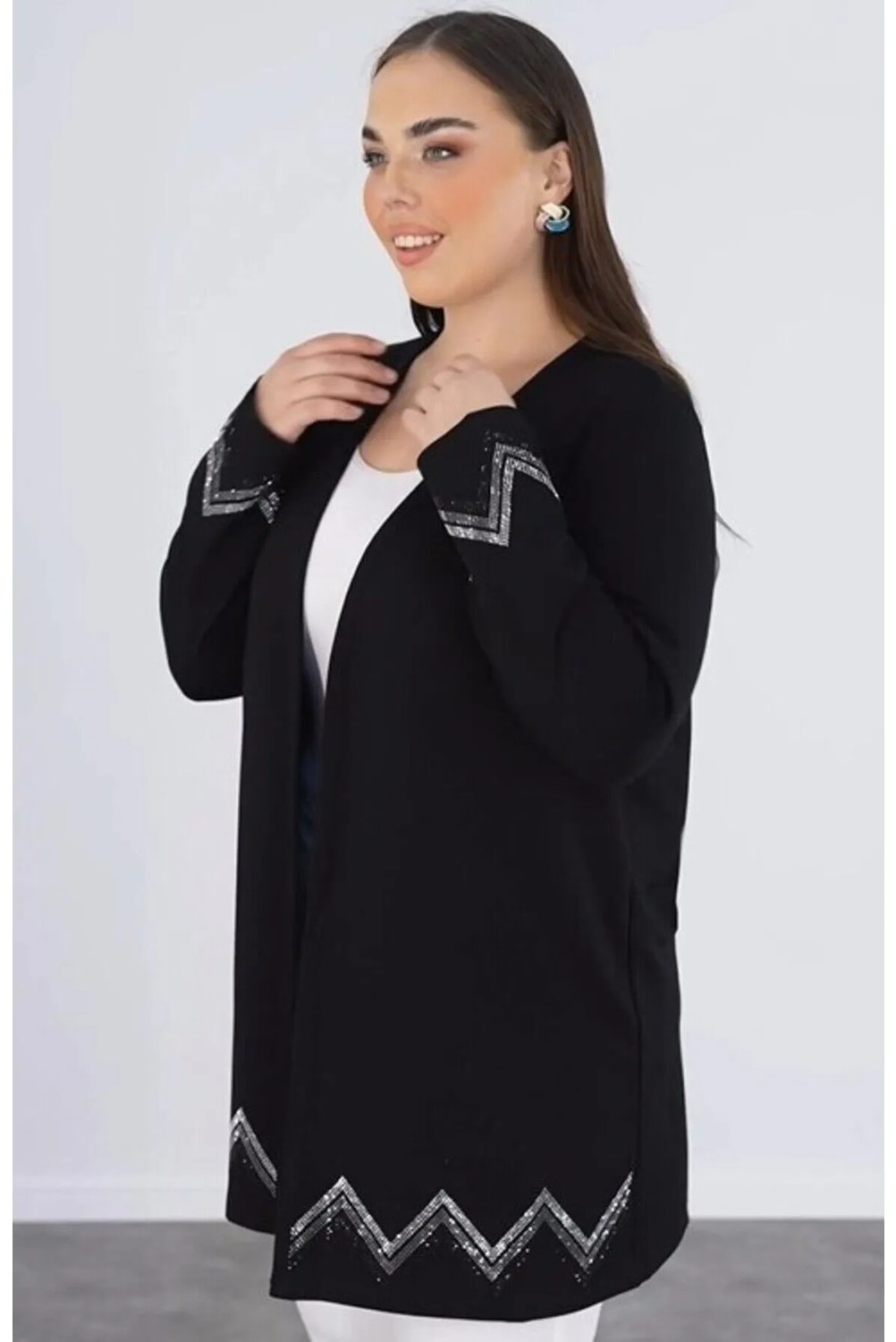 For Esra Big Trend For Esra Bıg Trend Kadın Büyük Beden Kol Etek Ucu Zigzag Taş Detay Ön Açık Esnek Viskon Midi Boy Hırka görsel 6