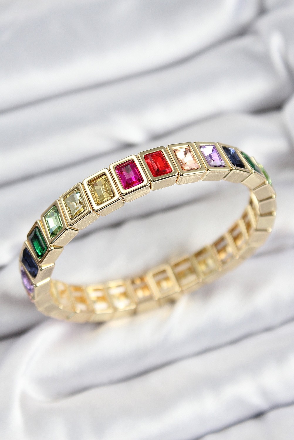Eldenör Pirinç Karışık Zirkon Taşlı Dikdörtgen Model Gold Renk Lastikli Kadın Bileklik 5886