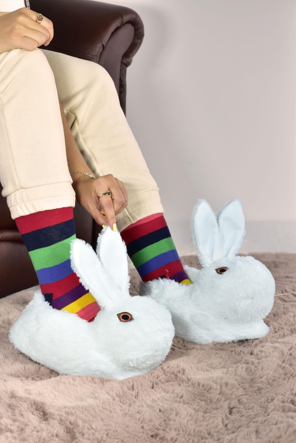 ModaOnn Tavşan Figürlü Peluş Ev Pandufu Unisex Yumuşak Beyaz Renkli Rahat Ayakkabı