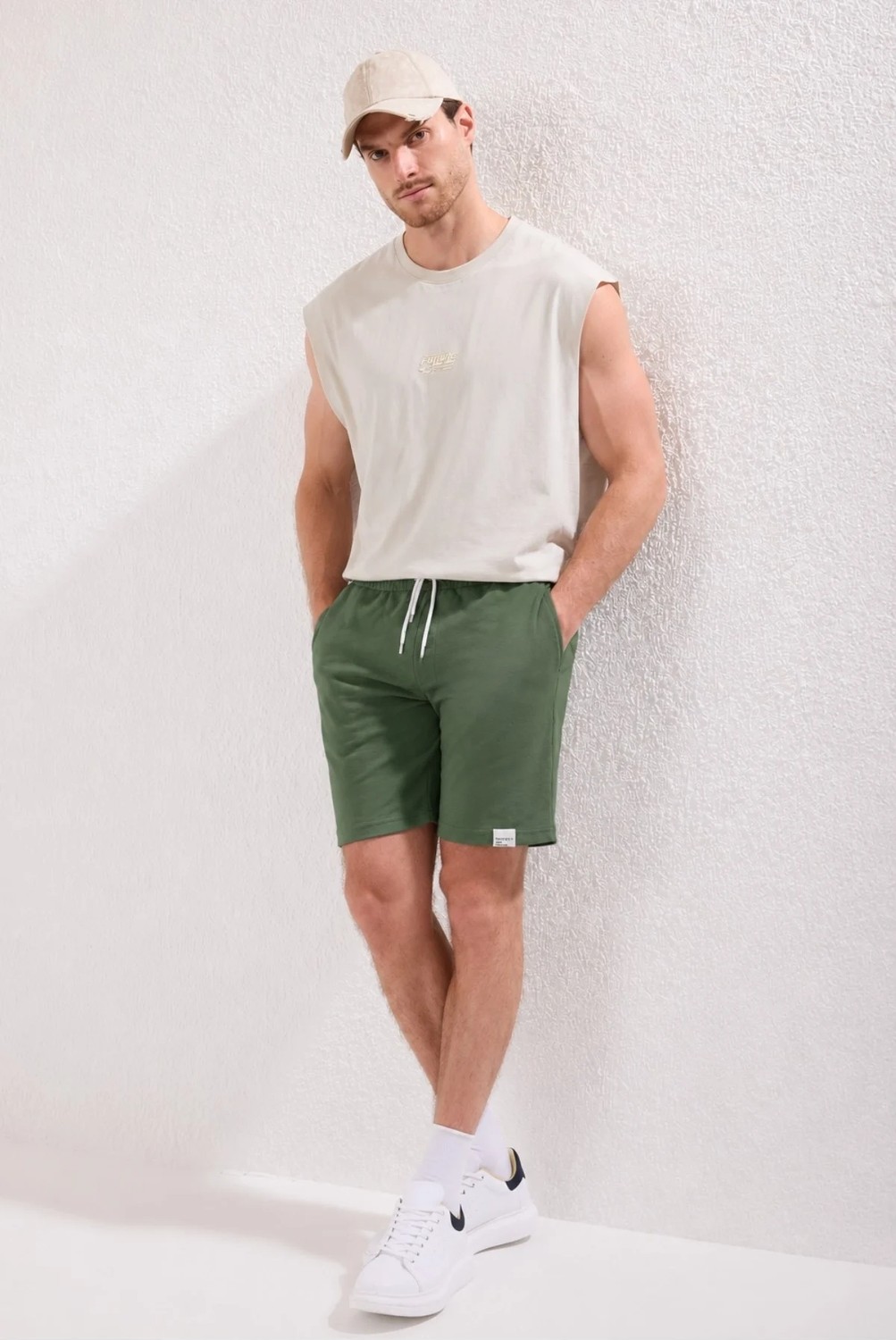 Madmext Siyah Basic Erkek Şort Regular Fit Yazlık Normal Bel Çift Cepli 6501