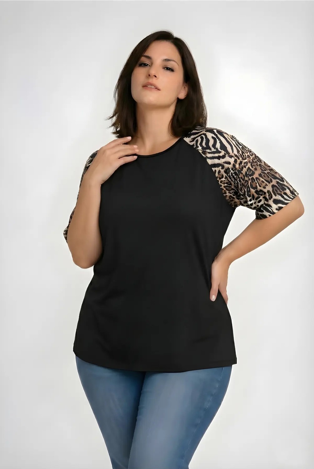 Curvy Trend Büyük Beden Leopar Reglan Kısa Kol Bluz Siyah görsel 2