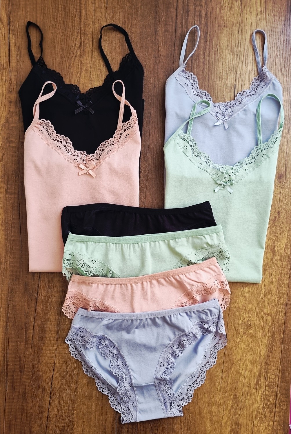 Demirsa Boutique Dantelli Ip Askılı 5'li Pudra, Yeşil, Mavi, Siyah ve Beyaz Renk Kadın Atlet Külot Takım görsel 6