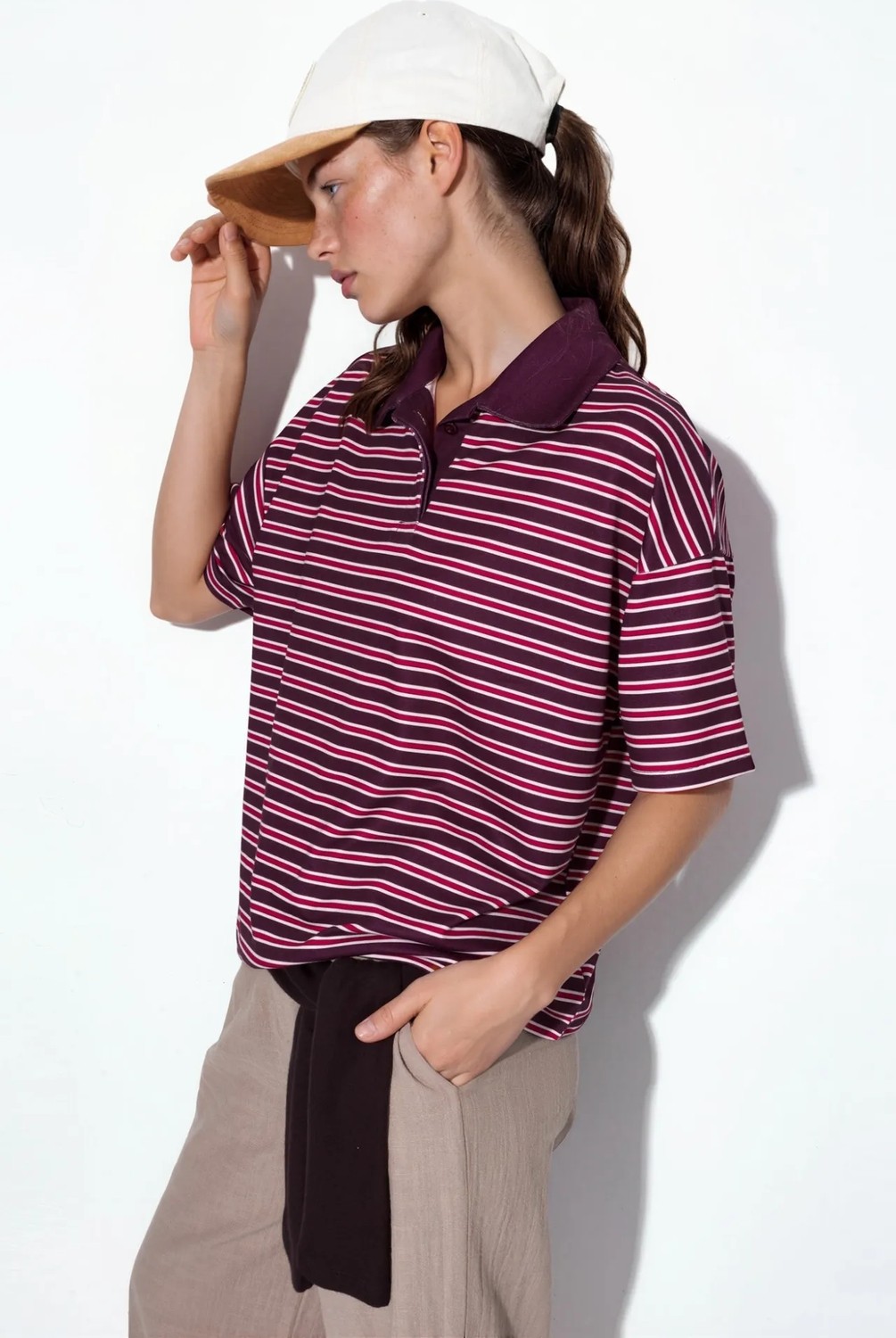 Hiccup Kadınlar Çizgili Oversize Kalıp Polo Yaka T-Shirt Kahverengi görsel 2