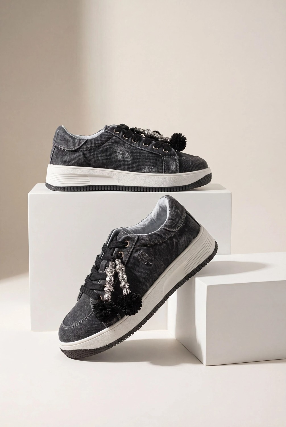 Marjin Kadın Sneaker Kalın Taban Denim Çıkarılabilir Boncuklu Tokalı Spor Ayakkabı Porento Siyah Kot görsel 6