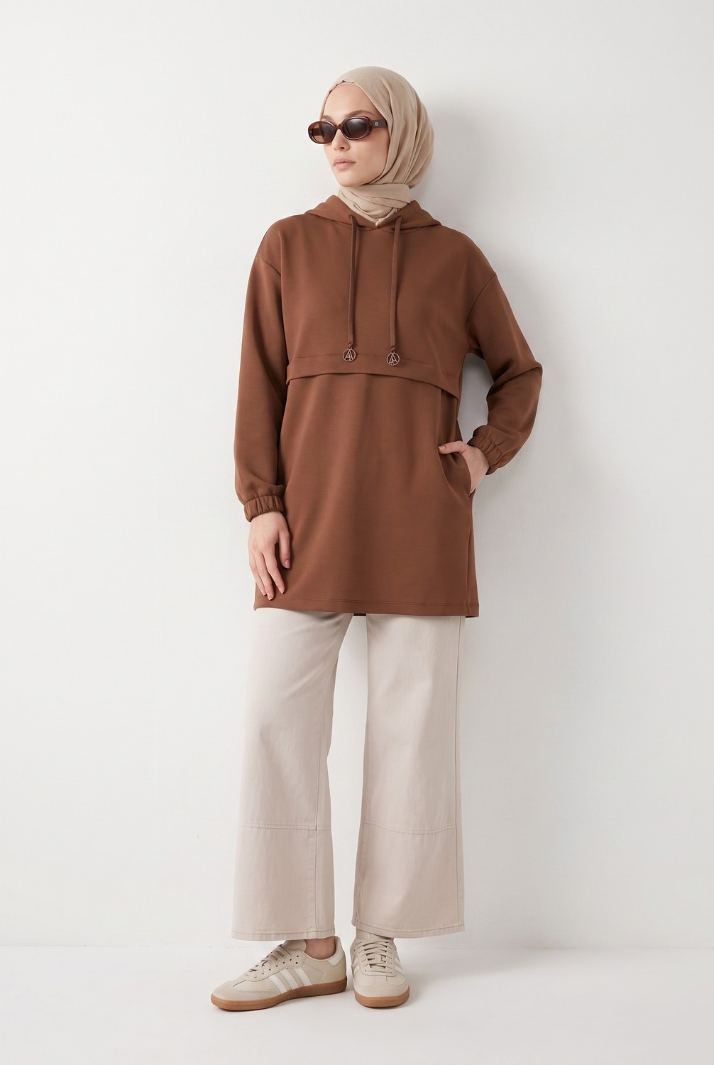 Armine Trend Kapüşonlu Cep Detaylı Uzun Sweat Tunik Vizon 24KT454 görsel 2