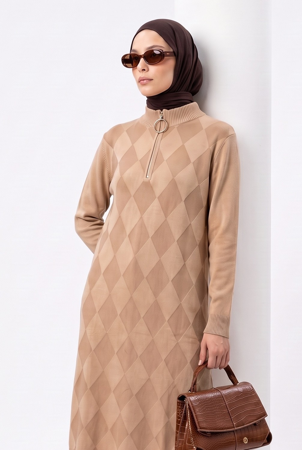 Armine Trend Baklava Desenli Fermuar Yaka Uzun Triko Tunik Latte 25KTD4112 görsel 2