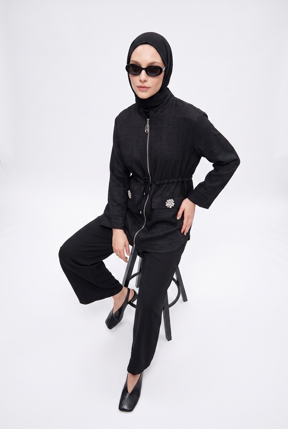 Armine Trend Doğal Kumaş Fermuarlı Beli Büzgülü Süs Cep Detaylı Tunik Siyah 26YT424 görsel 2