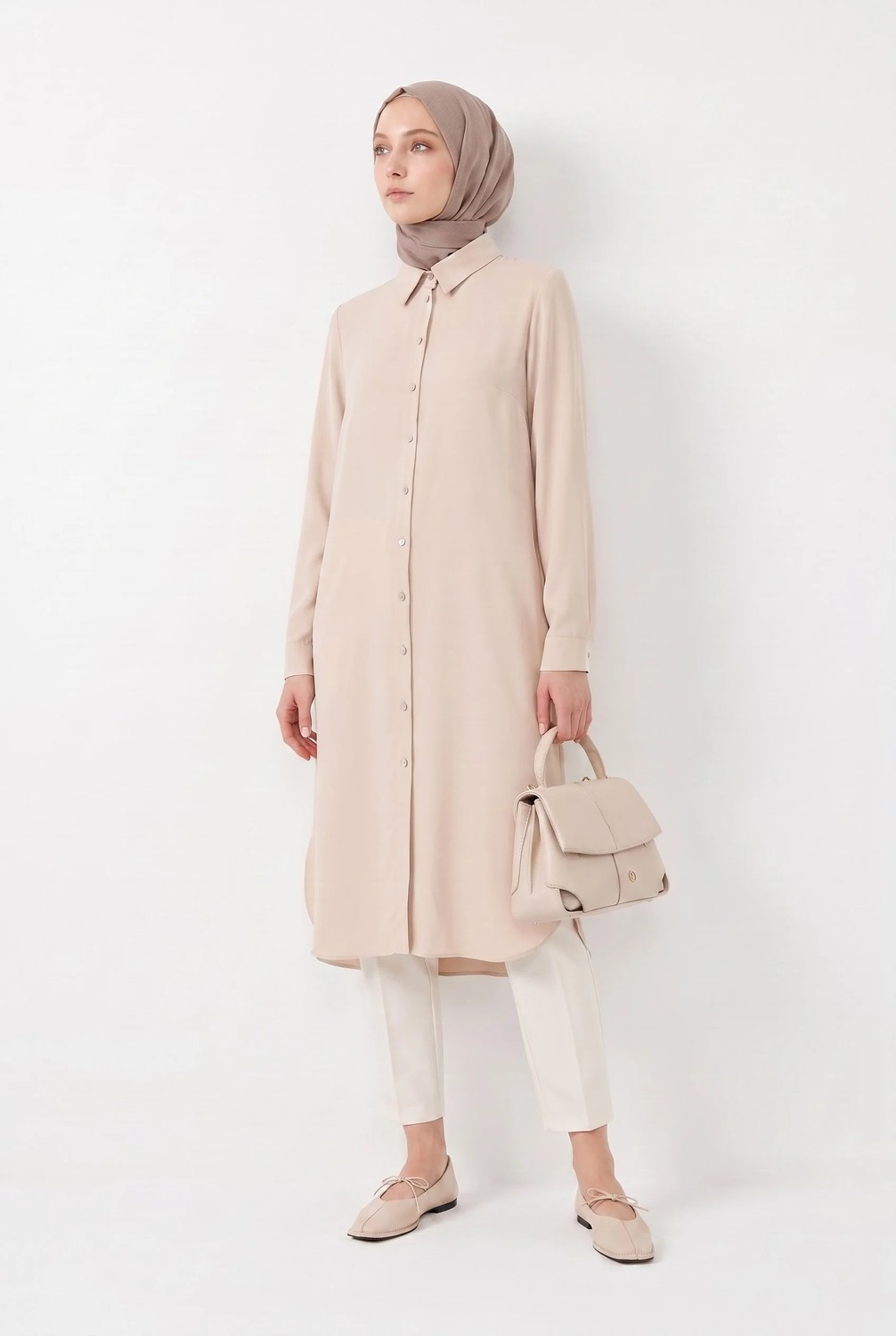 Armine Trend Tam Boy Düğmeli Gömlek Yaka 110 cm Boy Rahat Kesim Tunik Bej 26YT484 görsel 3