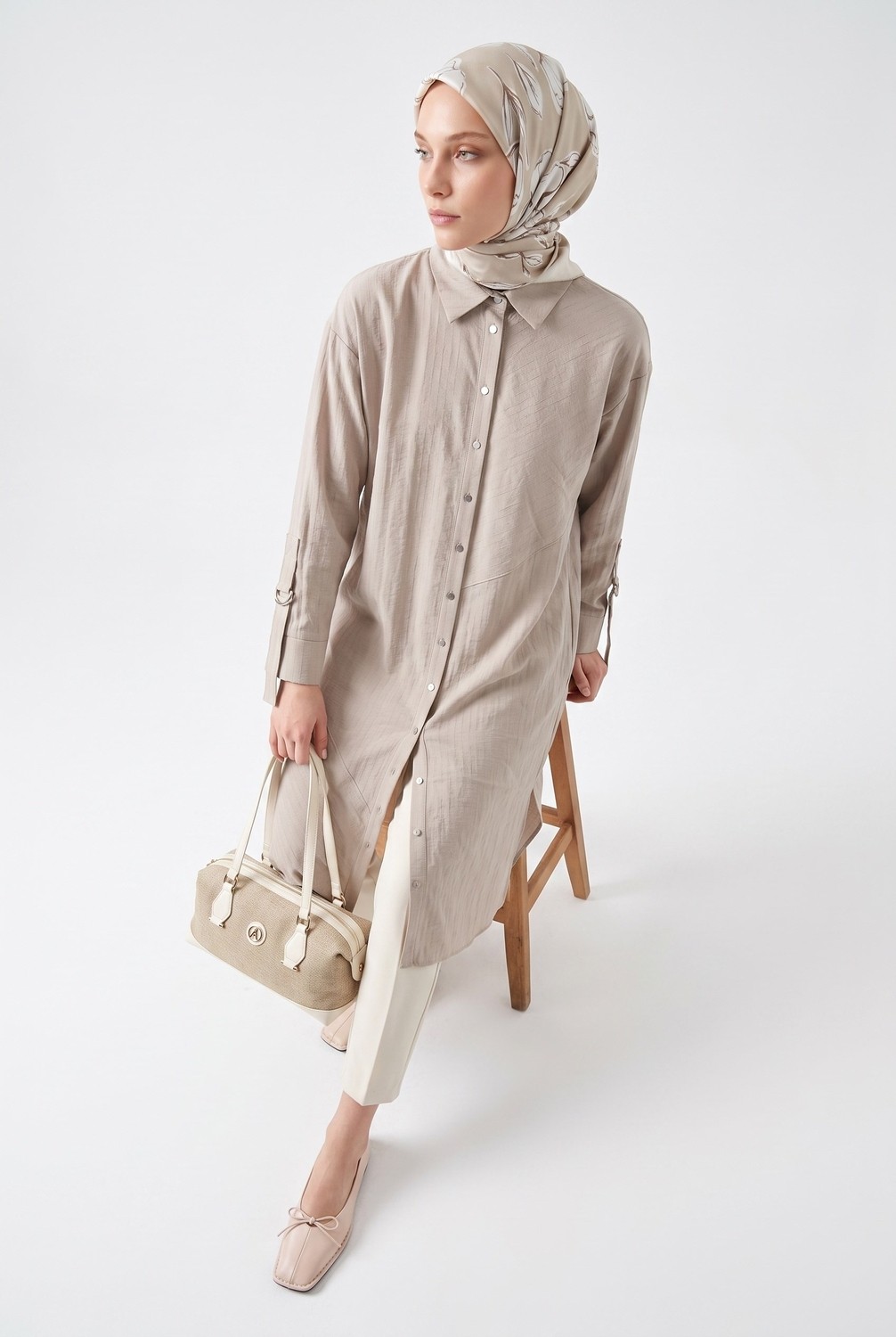 Armine Trend Doğal Kumaş Asimetrik Dikiş Detaylı Gömlek Yaka Tunik 118 cm Boy Vizon 26YT478 görsel 4