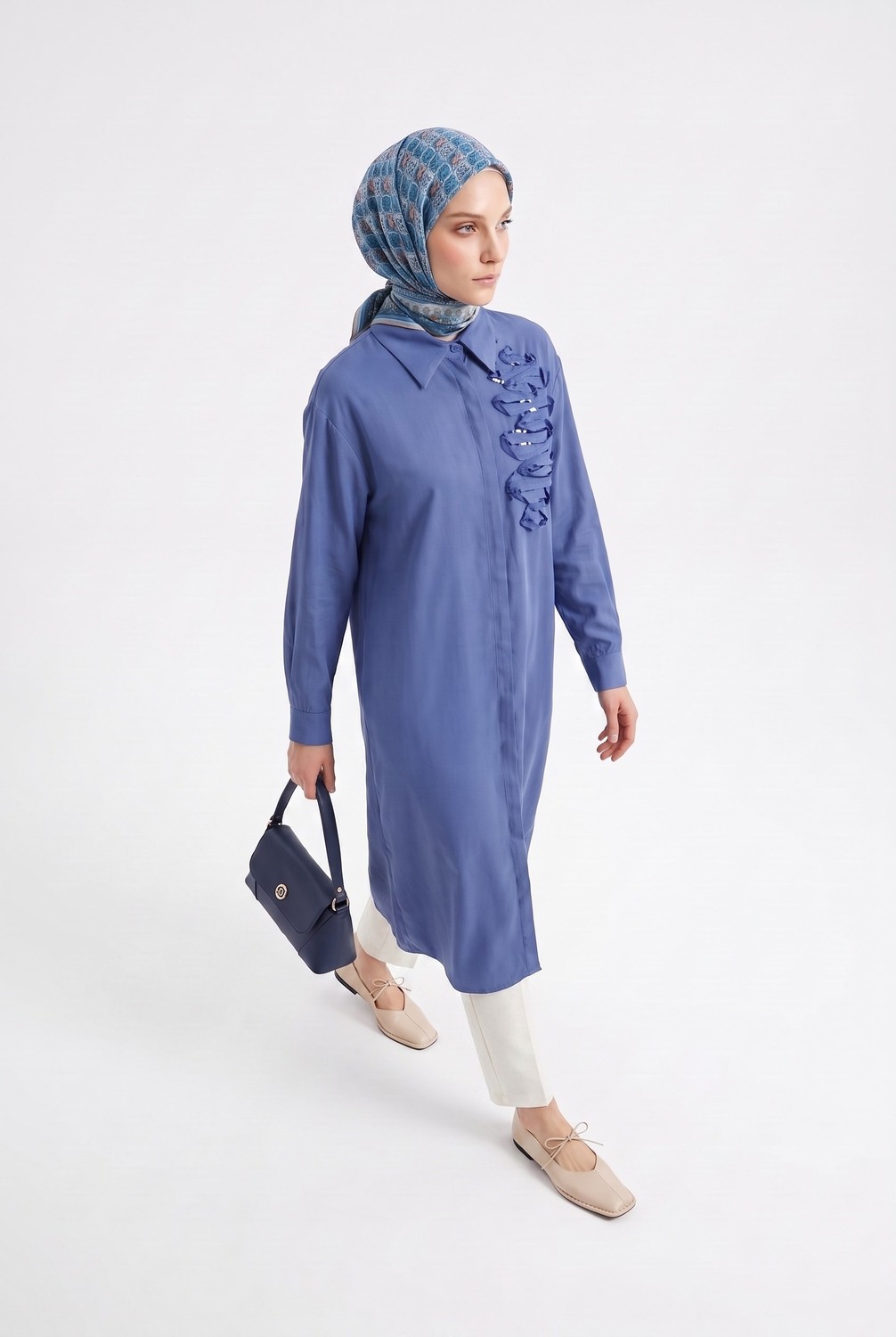 Armine Trend Gizli Patlı Tam Boy Düğmeli Gömlek Yaka 120 cm Boy Tunik Indigo 26YT417 görsel 2