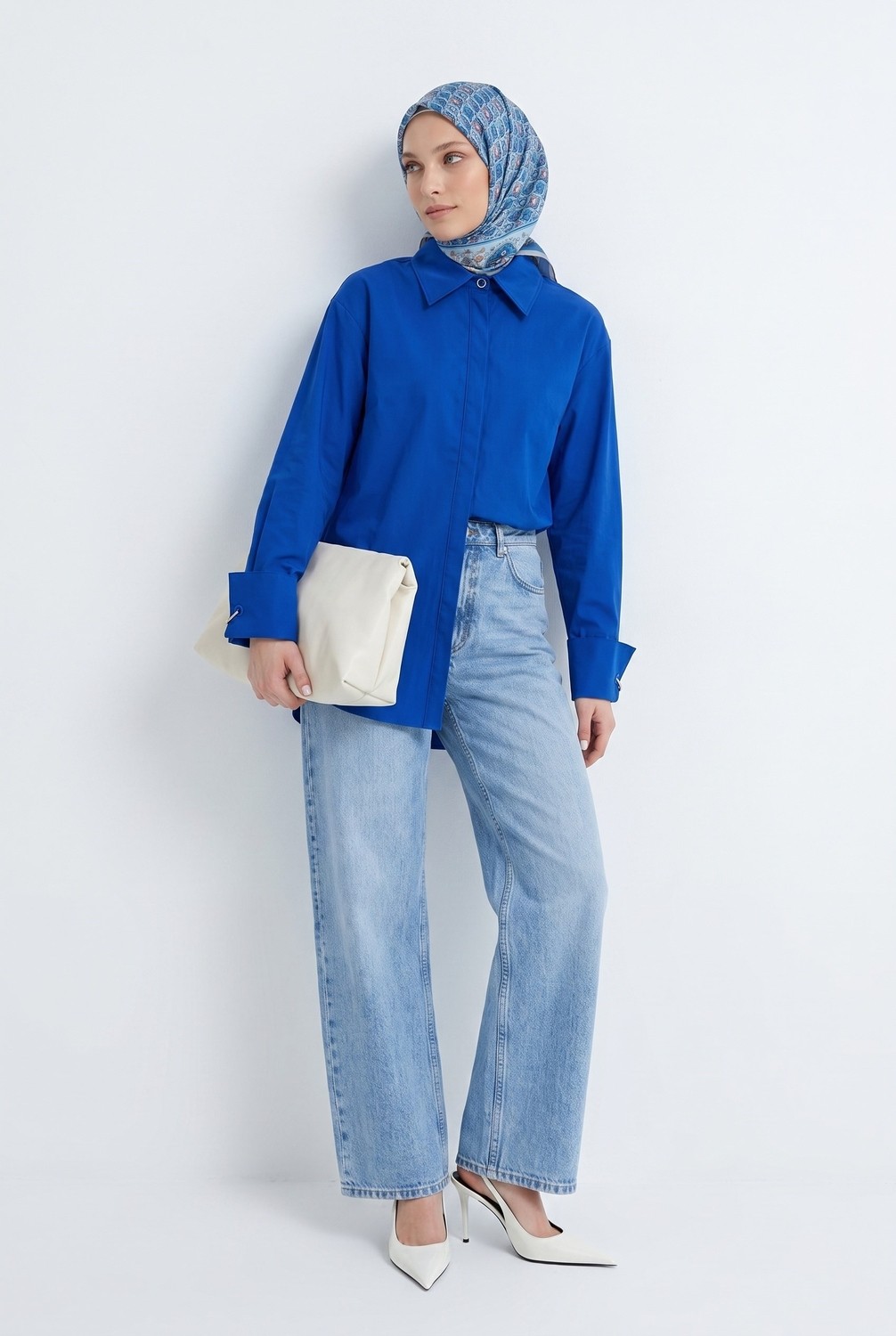 Armine Trend Doğal Kumaş Gizli Patlı Tam Boy Düğmeli Oversize Basic Gömlek Indigo 26YT304