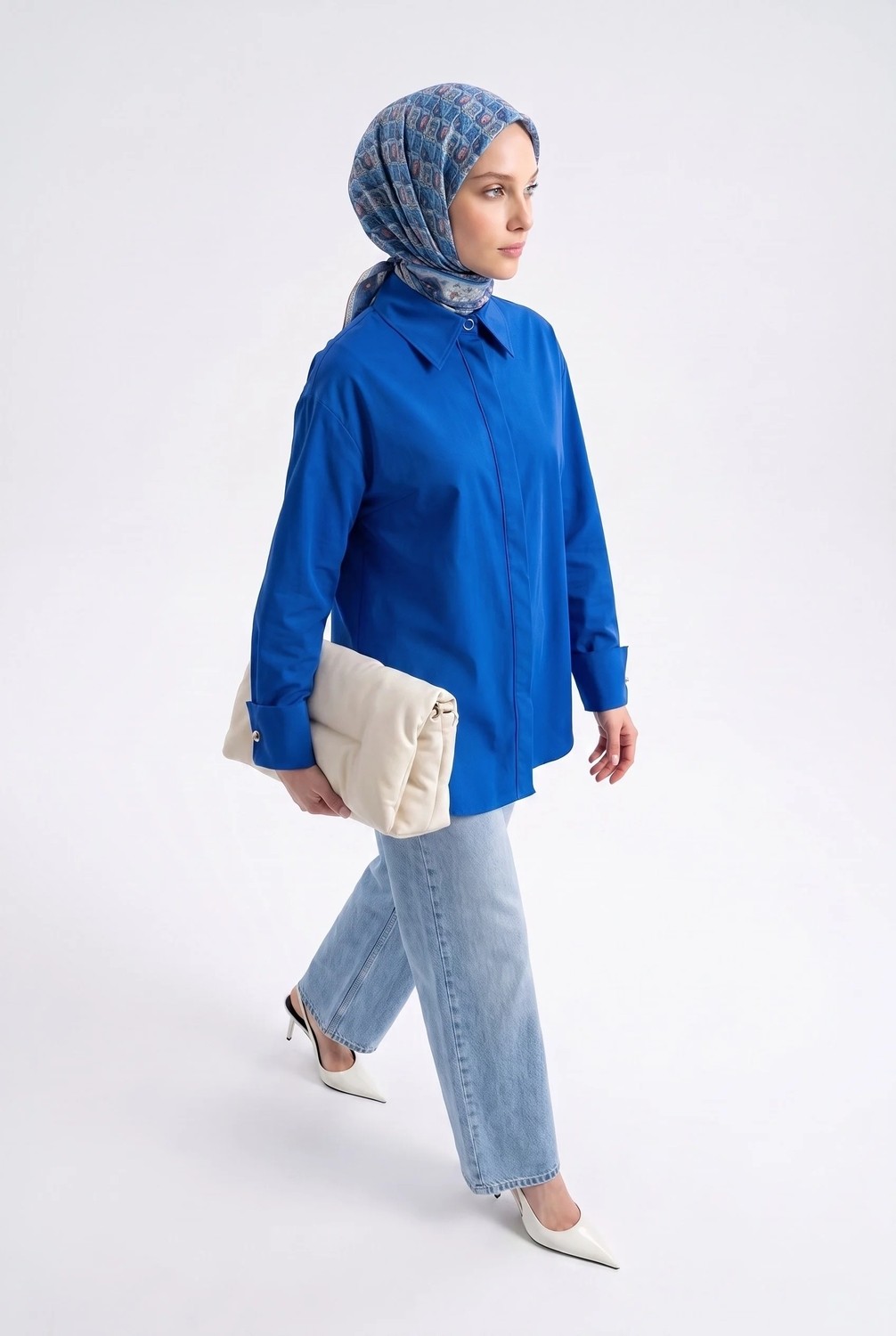 Armine Trend Doğal Kumaş Gizli Patlı Tam Boy Düğmeli Oversize Basic Gömlek Indigo 26YT304 görsel 2