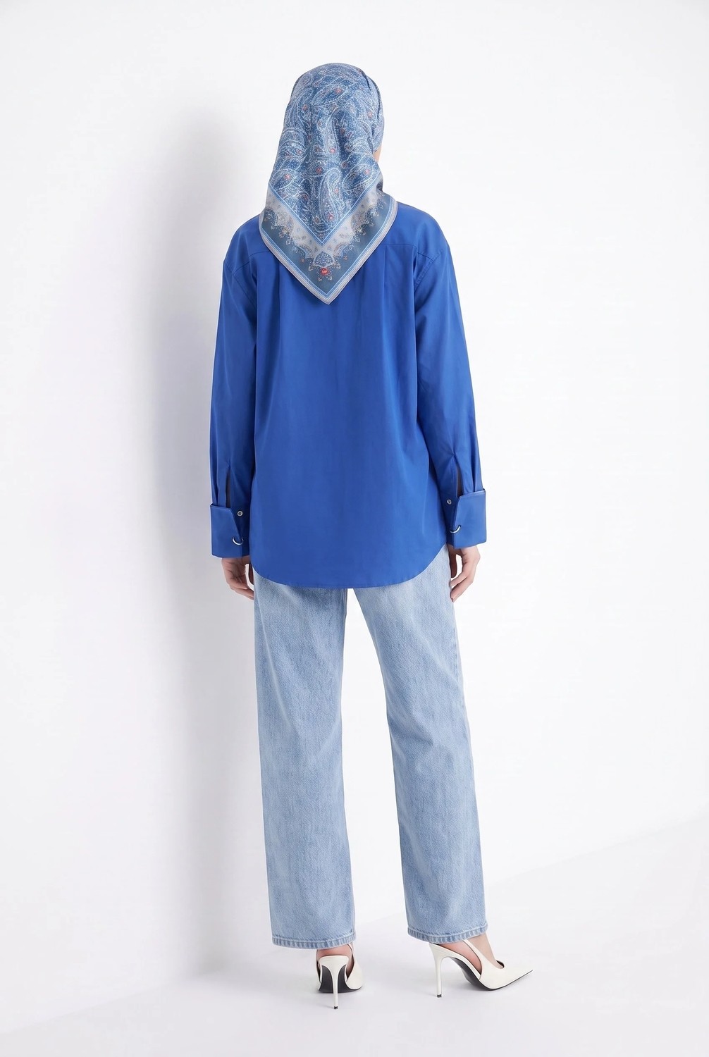 Armine Trend Doğal Kumaş Gizli Patlı Tam Boy Düğmeli Oversize Basic Gömlek Indigo 26YT304 görsel 4