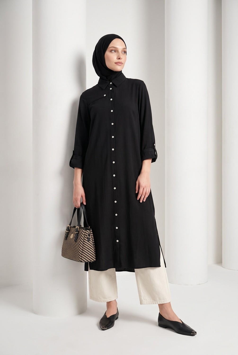 Armine Trend Doğal Kumaş Gömlek Yaka Tam Boy Düğmeli Cep Detaylı 125 cm Boy Tunik Siyah 26YT404 görsel 3