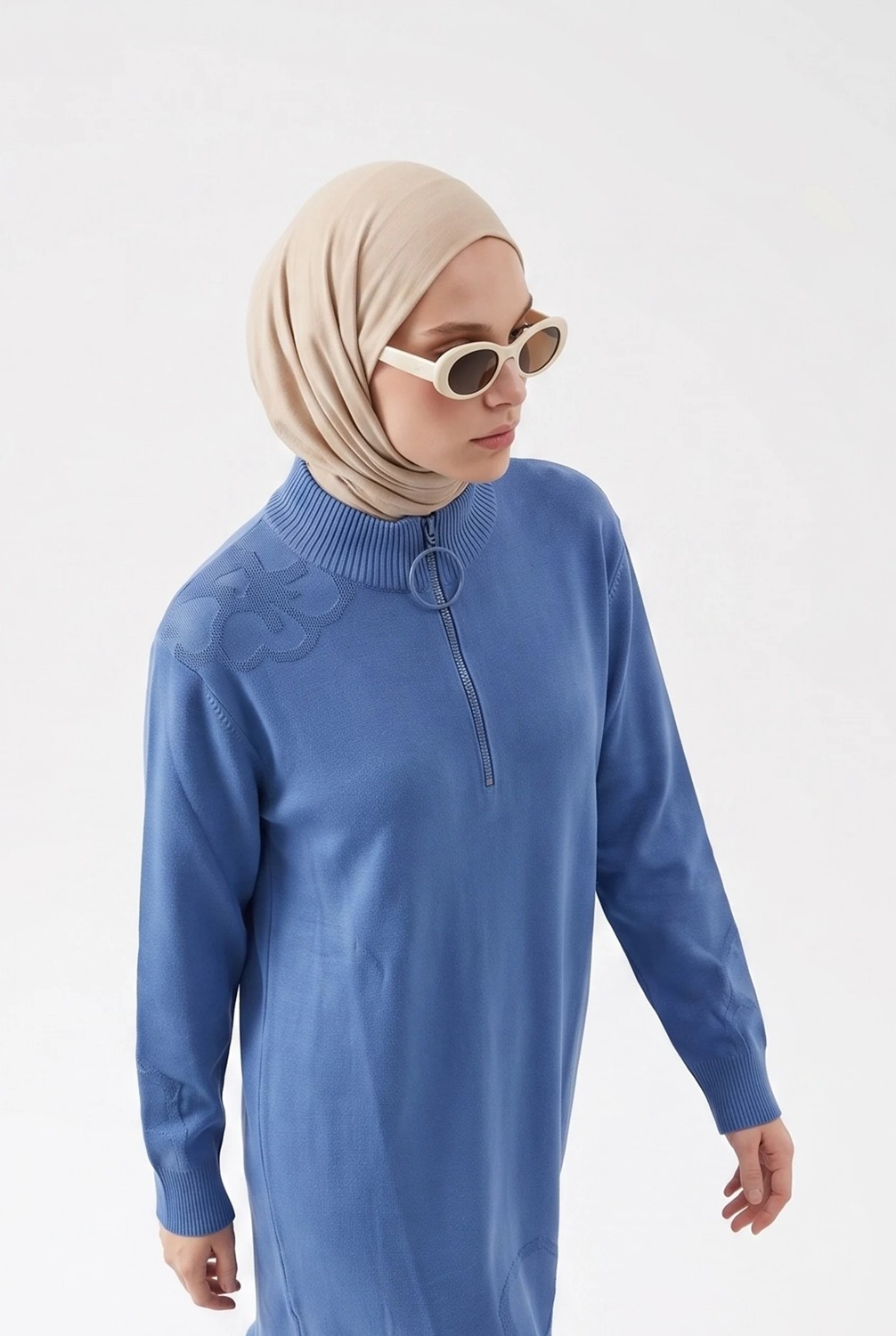 Armine Yarım Fermuarlı Hakim Yaka Çiçek Desenli Triko Tunik 25KTD4111 İndigo