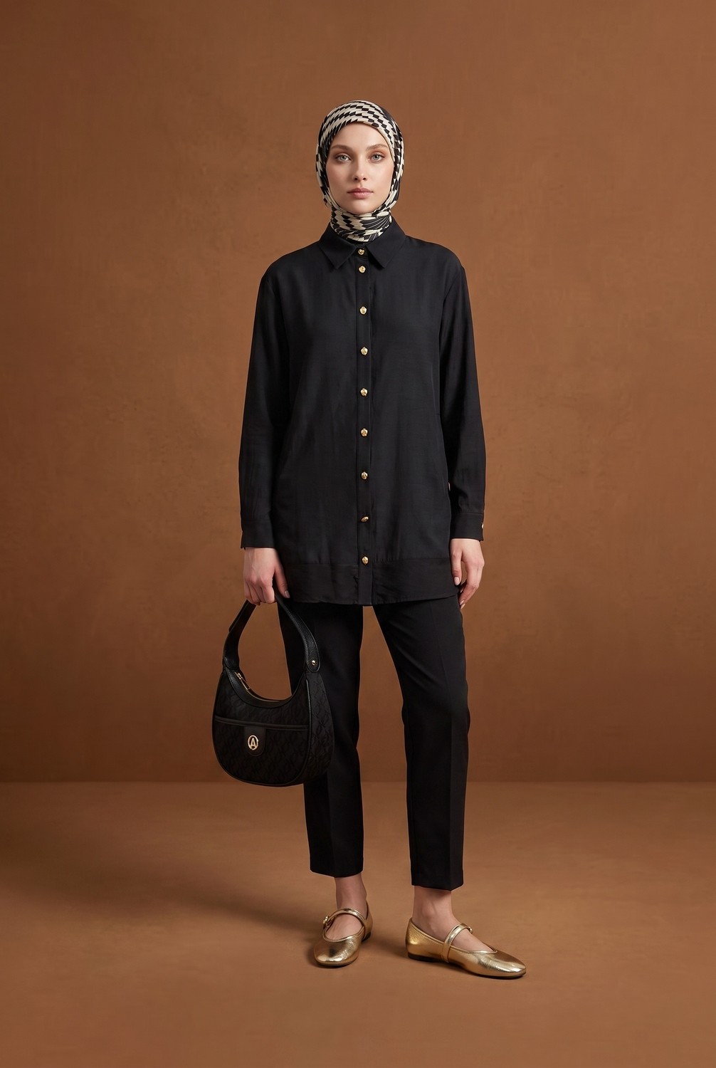 Armine Trend Gold Düğme Detaylı Klasik Yaka Uzun Tunik Rahat Kesim Şık Tesettür Tunik Modeli 89 cm Boy Siyah 26YT471 görsel 2
