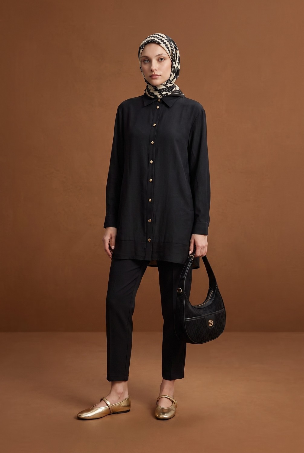 Armine Trend Gold Düğme Detaylı Klasik Yaka Uzun Tunik Rahat Kesim Şık Tesettür Tunik Modeli 89 cm Boy Siyah 26YT471 görsel 4
