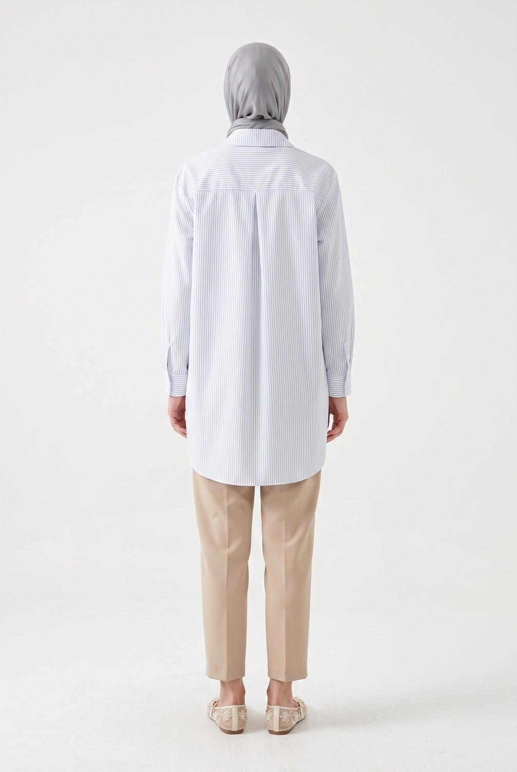 Armine Trend Çizgili Asimetrik Blok Detaylı Düğmeli Uzun Kollu Oversize Gömlek Tunik 90 cm Boy Mavi 26YT490 görsel 5