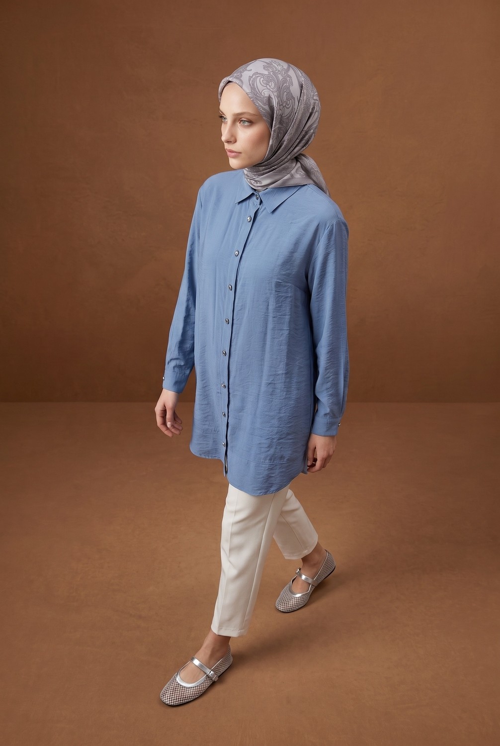 Armine Trend Gold Düğme Detaylı Klasik Yaka Uzun Tunik Rahat Kesim Şık Tesettür Tunik Modeli 89 cm Boy Mavi 26YT471 görsel 2