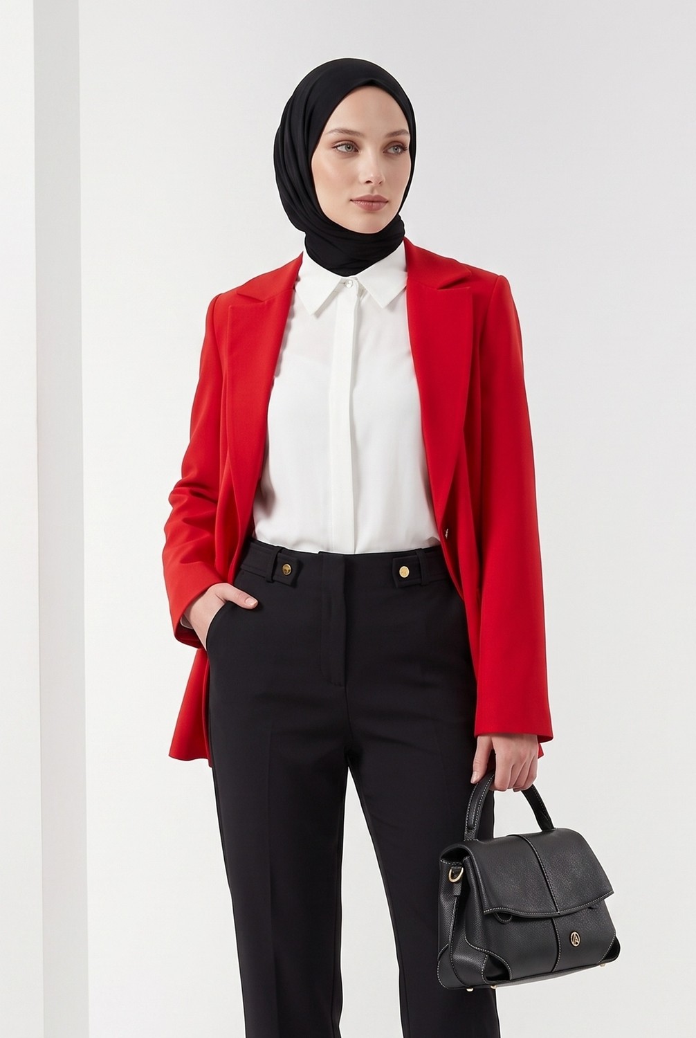 Armine Trend Fermuarlı Yandan Cepli Paçası Düğmeli Rahat Kesim Pantolon Siyah 26YT223 görsel 2