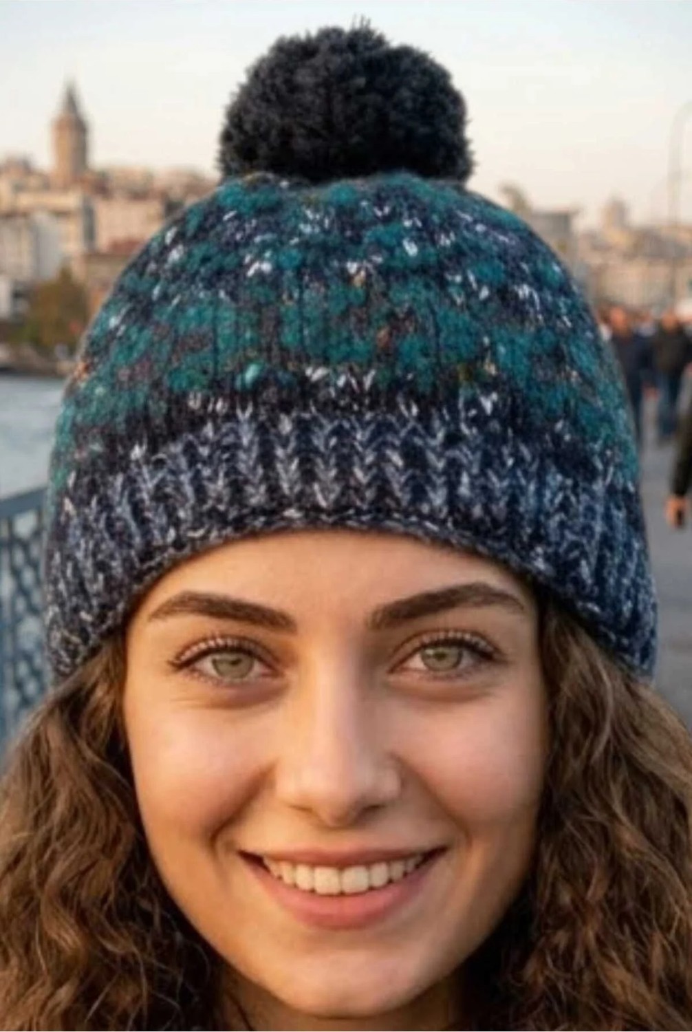 Tezzgelsin Kadın Desenli Ponponlu Örme Triko Kışlık Bere