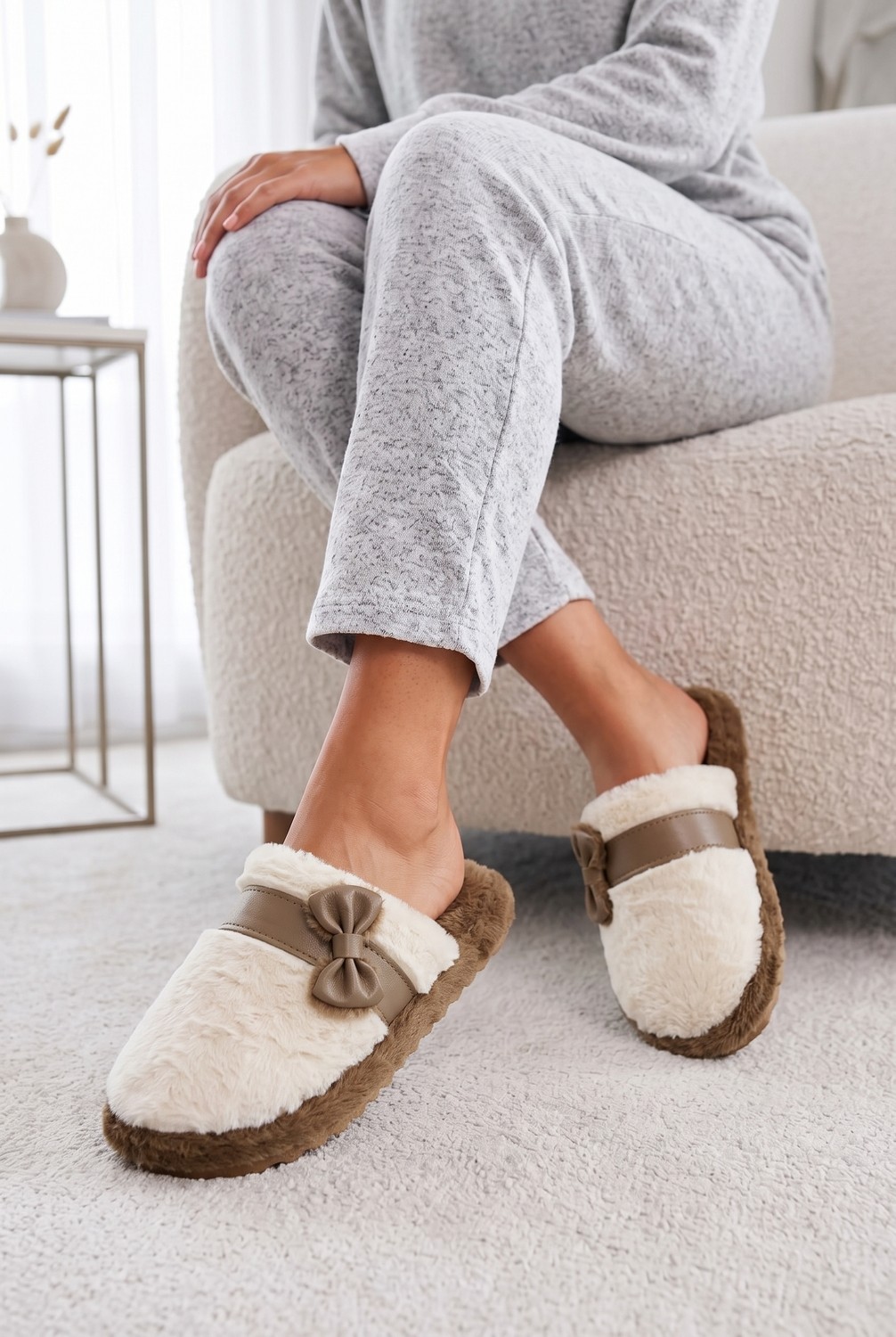 Nmoda Kadın Peluş Ev Terliği Kürklü Fiyonklu Yumuşak Tabanlı Sıcak Tutan Arkası Açık Kışlık Panduf Terlik görsel 2
