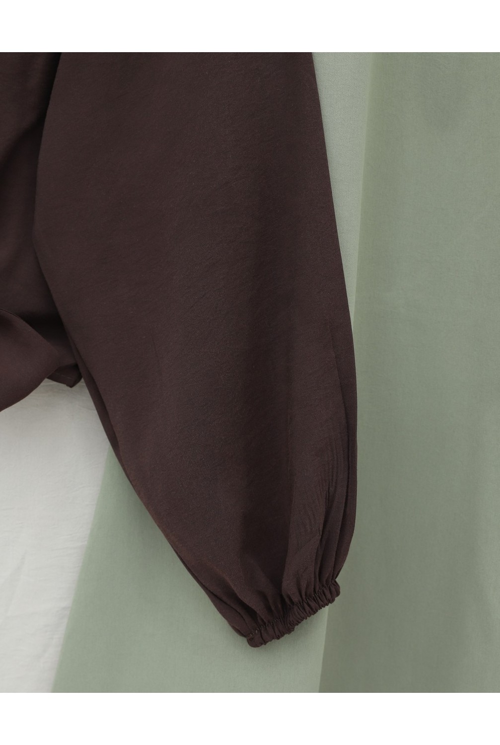 Moda Morfo Eteği Bağlamalı Beli Ve Kolu Lastikli Düğmeli Modal Gömlek -Bordo görsel 4