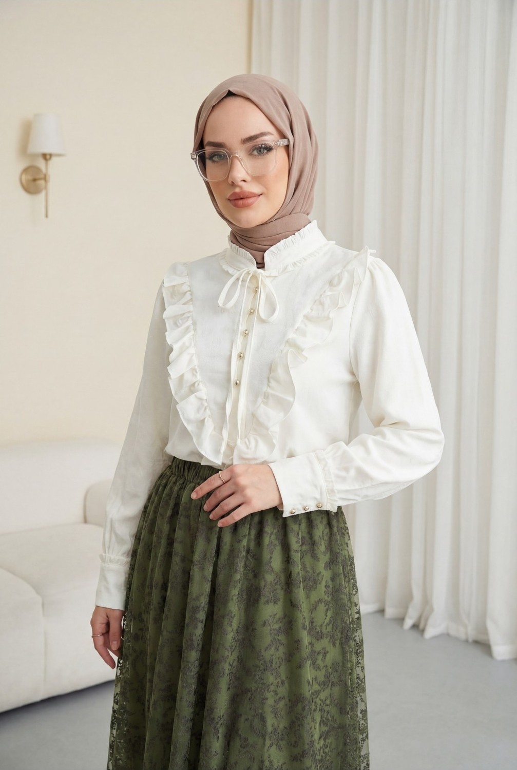 Moda Morfo Hakim Yaka Fırfır Detaylı Bağcıklı Jakarlı Bluz -Ekru görsel 3