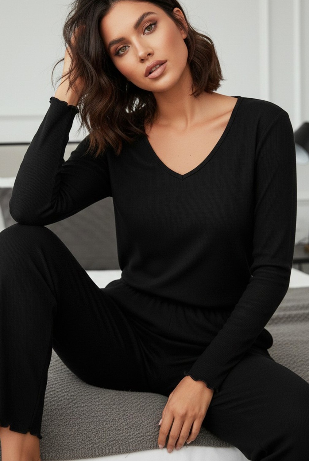 Siyah İnci Siyah V Yaka Fırçalı Soft Fitilli Kaşkorse Pijama Takım 7966