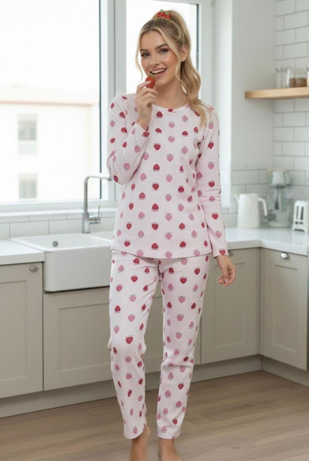 Siyah İnci Çilek Desenli Mevsimlik Ince Bisiklet Yaka Örme Pijama Takım 7979 görsel 2