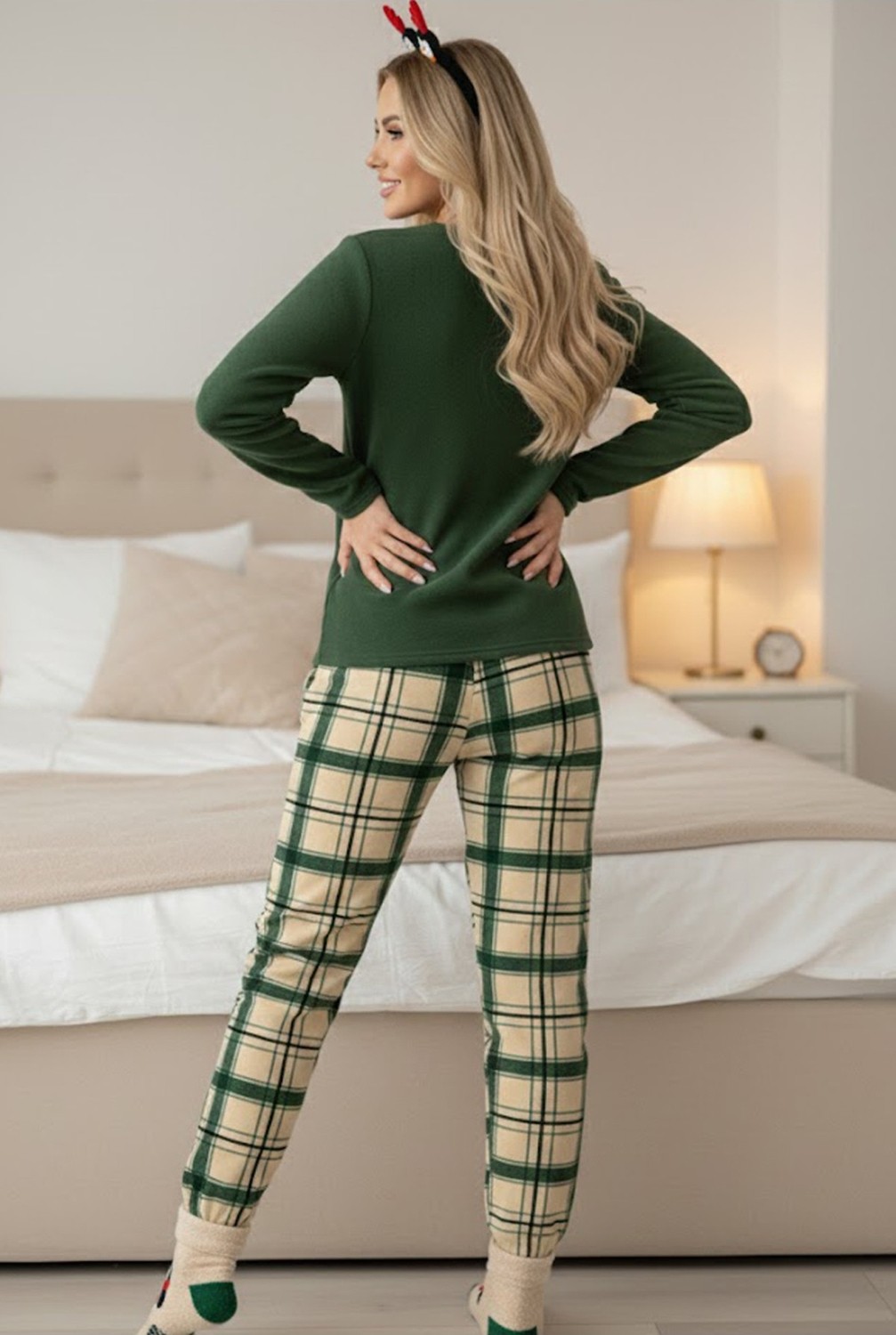 Siyah İnci Yeşil Ekose Desenli Nakışlı Polar Kışlık Örme Pijama Takım görsel 3