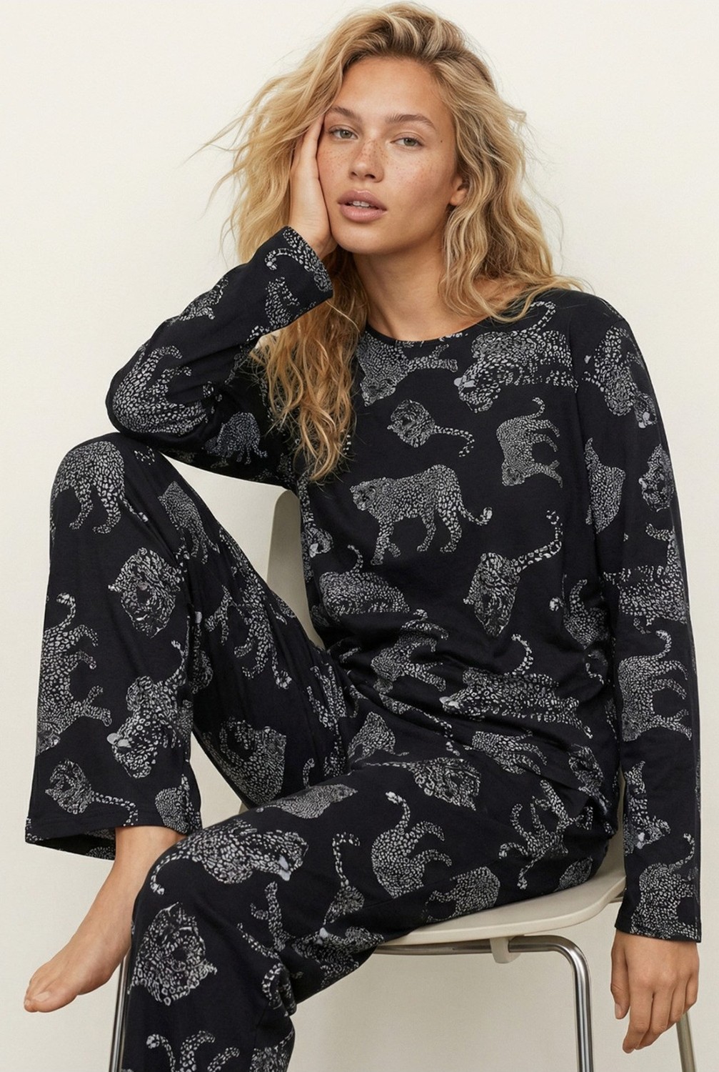 Siyah İnci Siyah Leopar Baskılı Örme Pijama Takım 7613