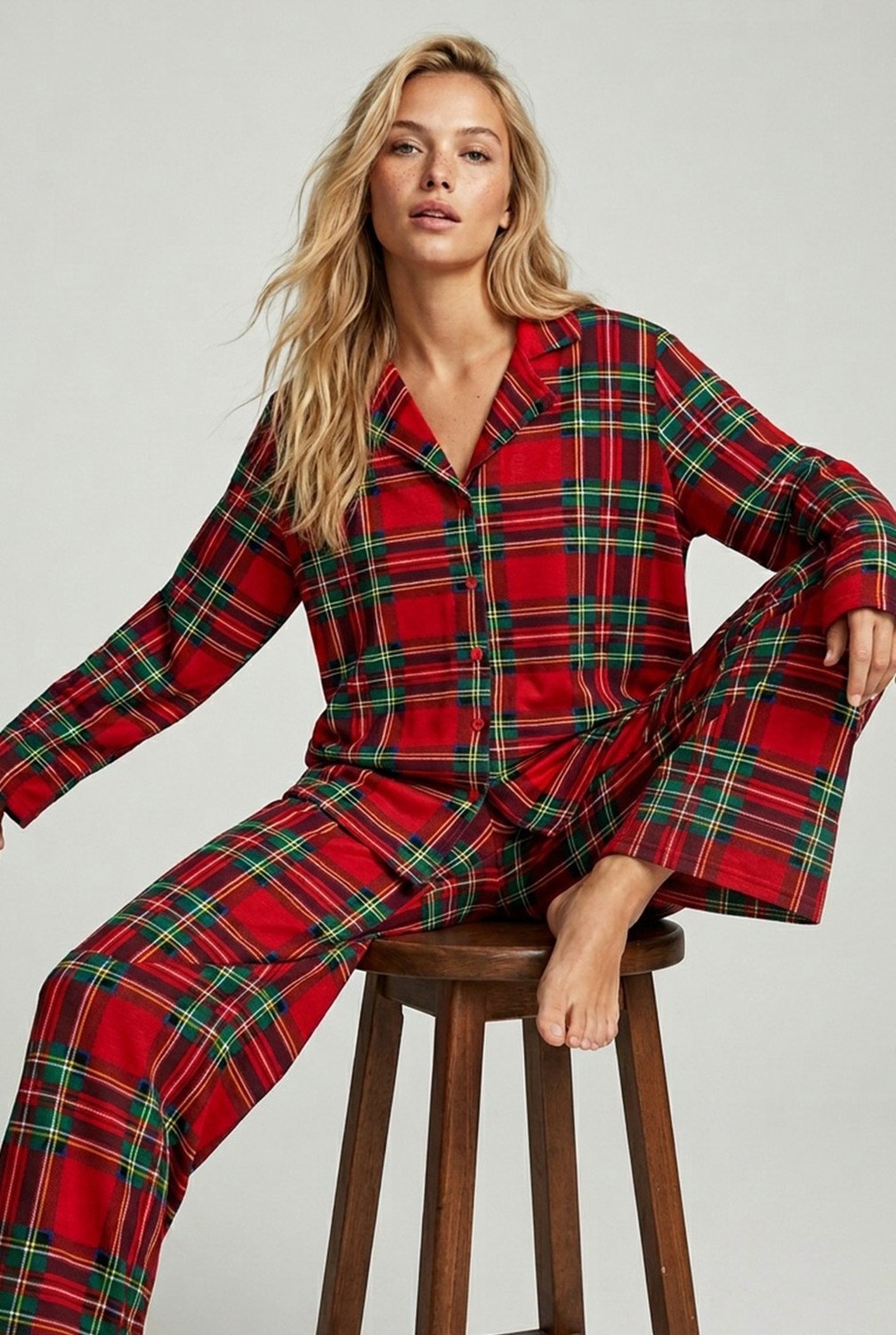 Siyah İnci Yılbaşı Desenli Pamuklu Örme Düğmeli Pijama Takımı