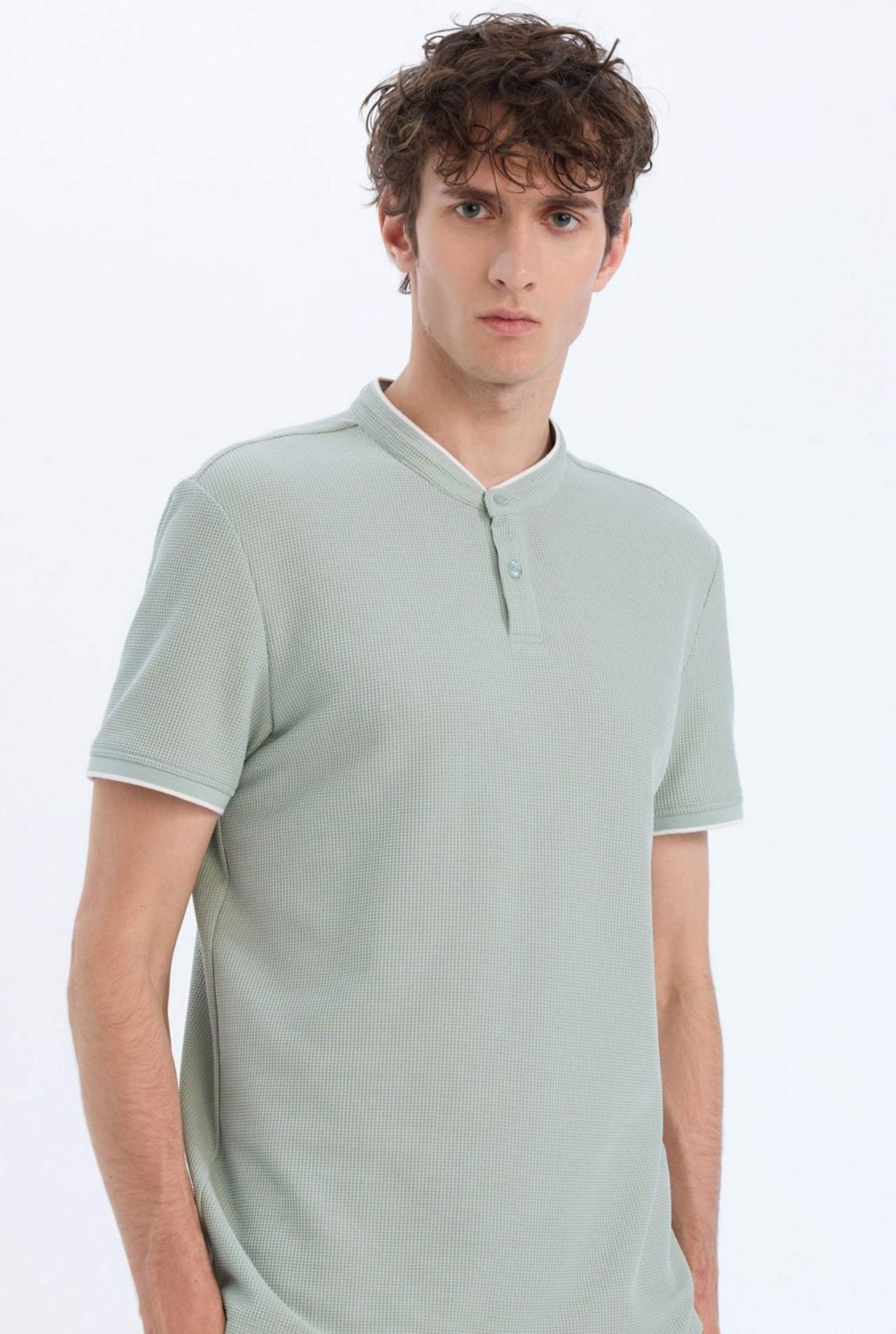 DeFacto Slim Fit Dar Kesim Dik Yaka Dokulu Kısa Kollu Waffle Polo Tişört Z4262AZ25SM