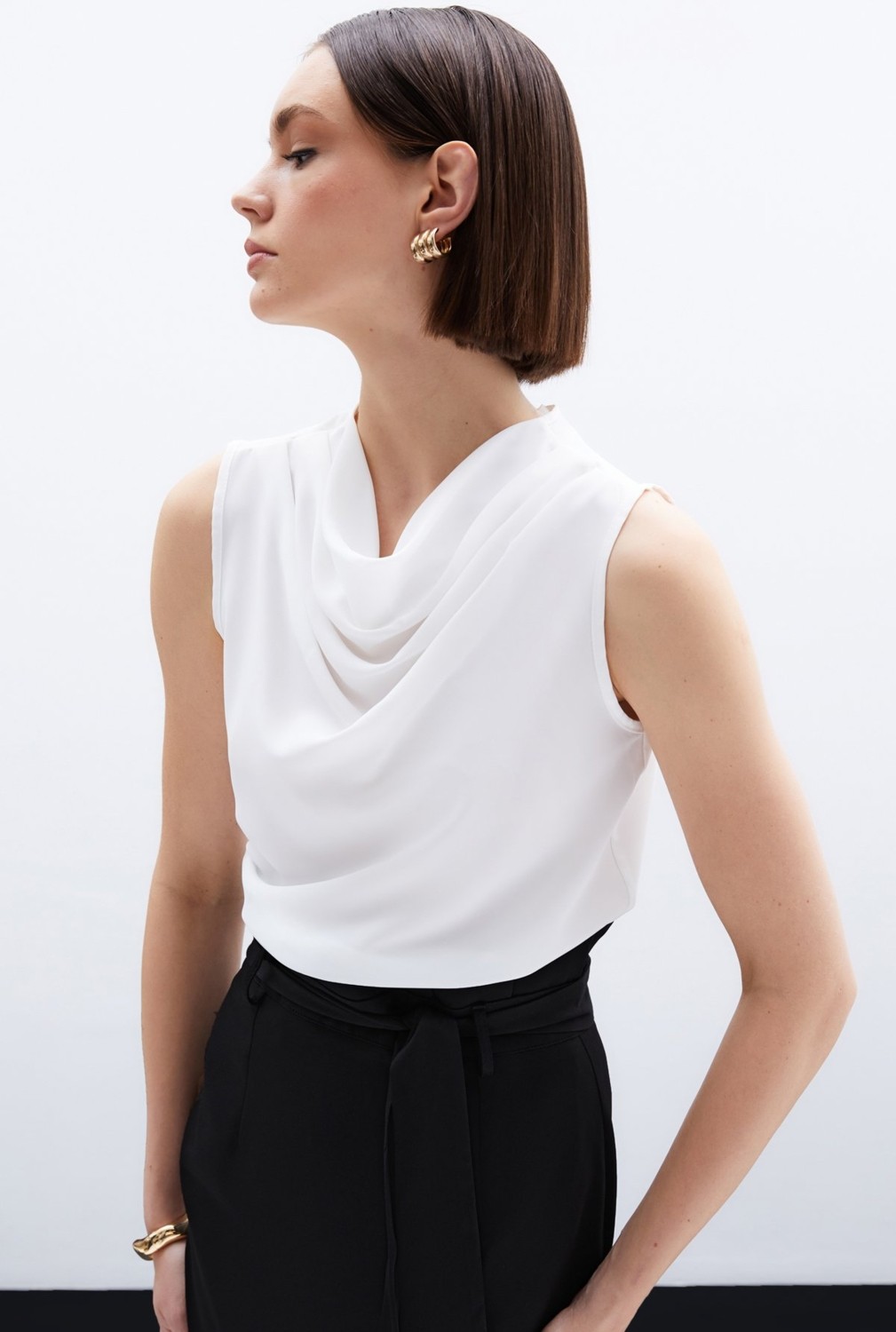 Sateen Degaje Yaka Kolsuz Bluz - Ekru görsel 2