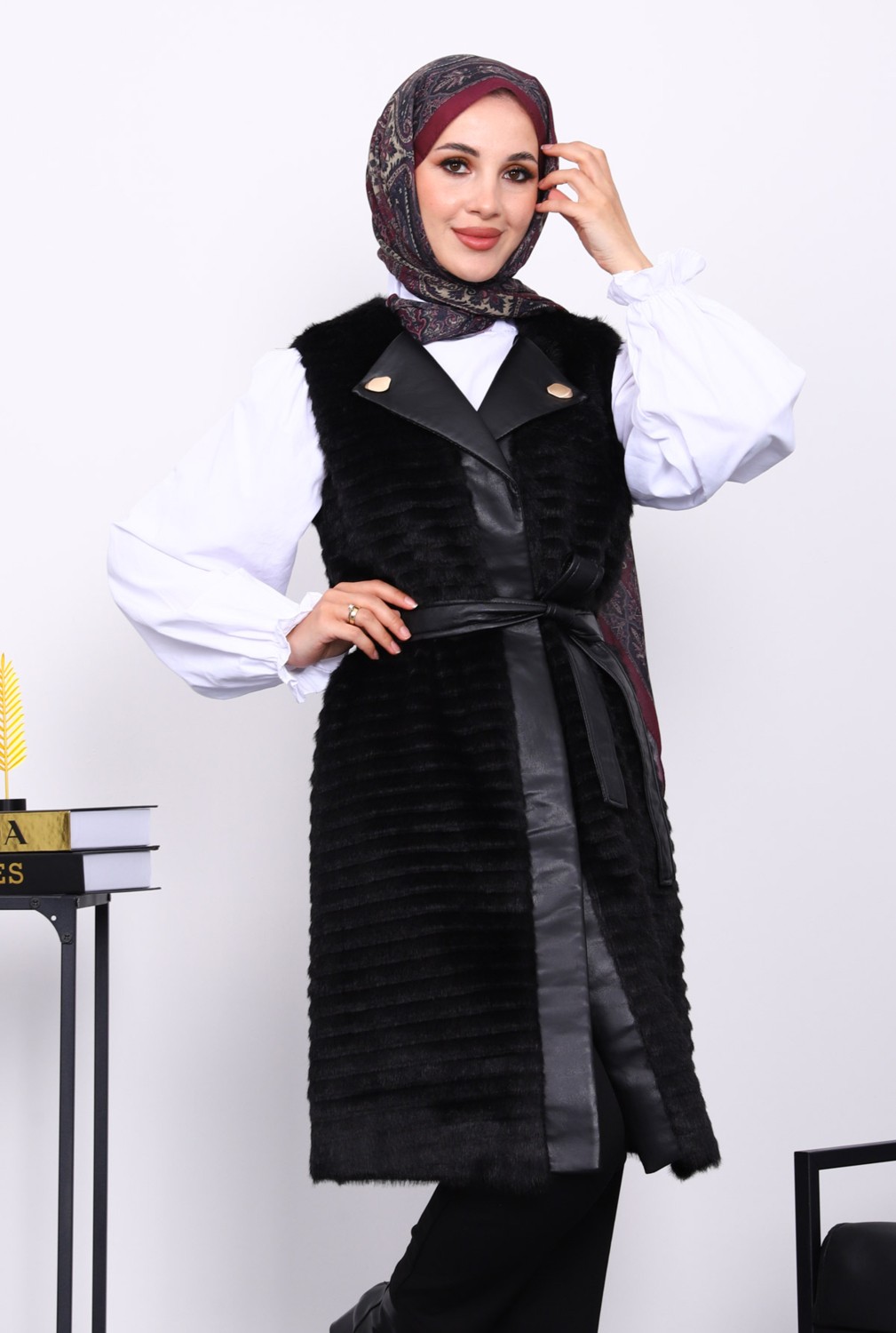 İmaj Butik Krem Deri Detaylı Kemerli Yelek