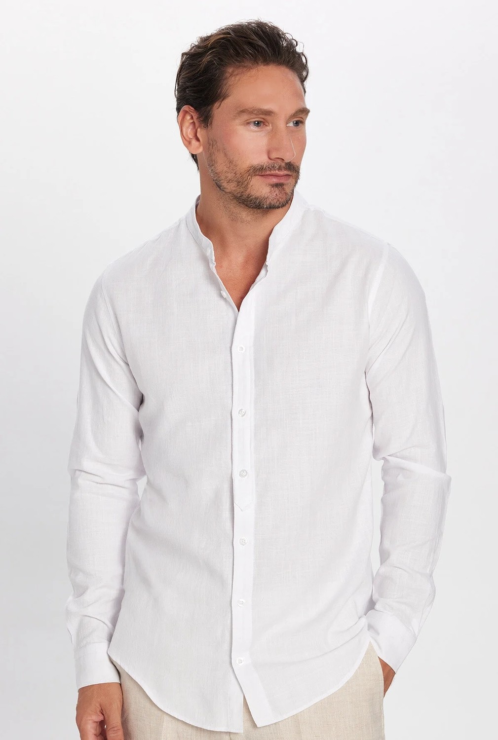 Tudors Erkek Slim Fit Dar Kesim Uzun Kollu %100 Pamuk Keten Doku Hakim Yaka Beyaz Gömlek