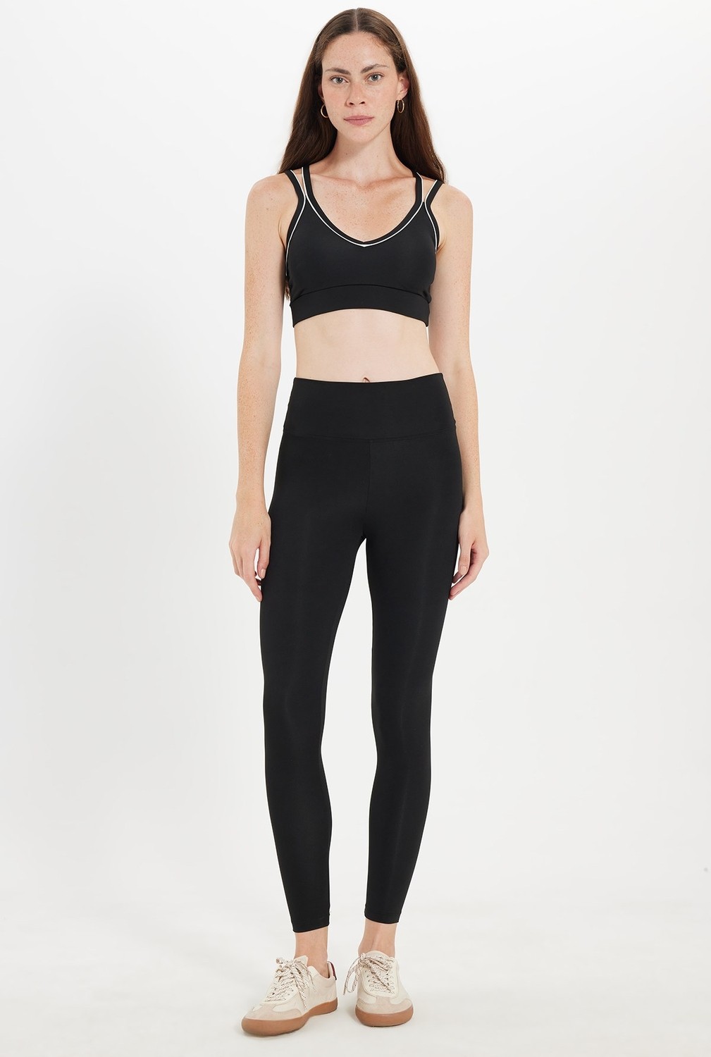 Tudors Kadın Slim Fit Dar Kesim Çapraz Bağlamalı Askılı V Yaka Siyah Crop görsel 2