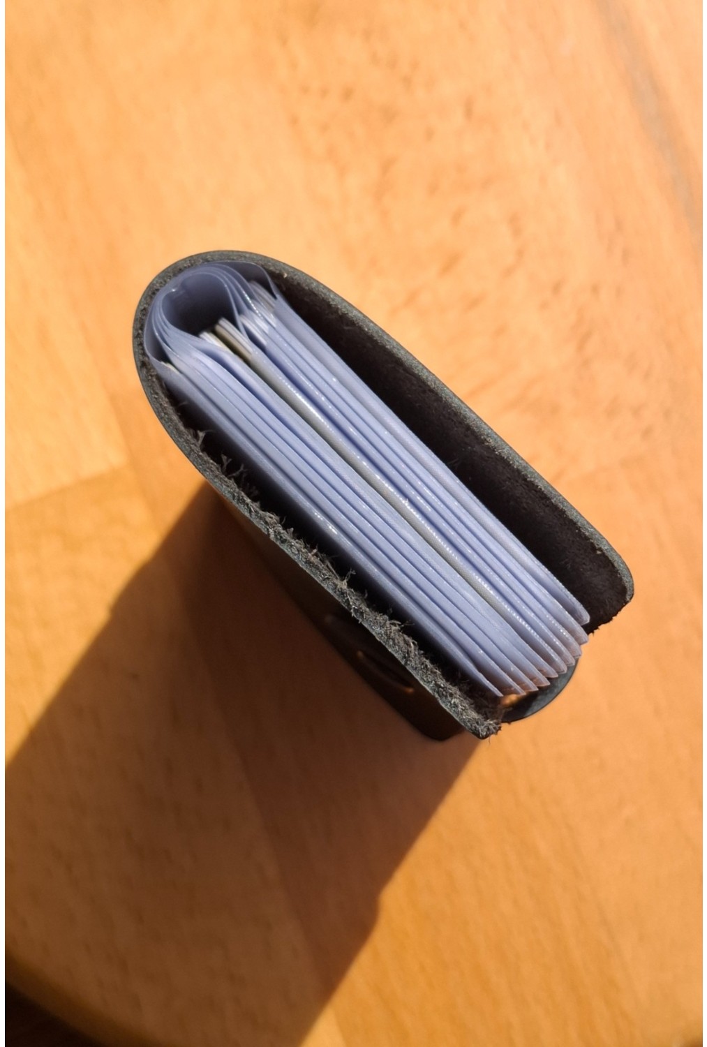 MAT DERİ Erkek Kartlık Hakiki Deri 10 - 20 Şeffaf Bölmeli Mini Kartlık Kartvizitlik 9.5 x 7.5 cm Taba Eskitme görsel 3