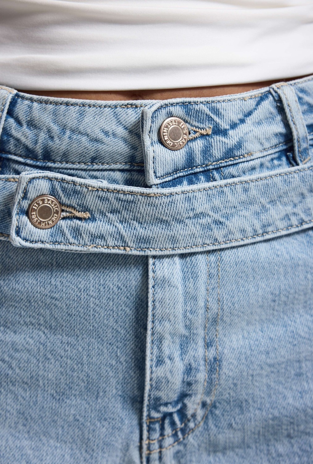 It's Basic Kadın Kot Rengi 11s6-3 Relax Mom Kemer Detaylı Tasarım Denim Şort görsel 5