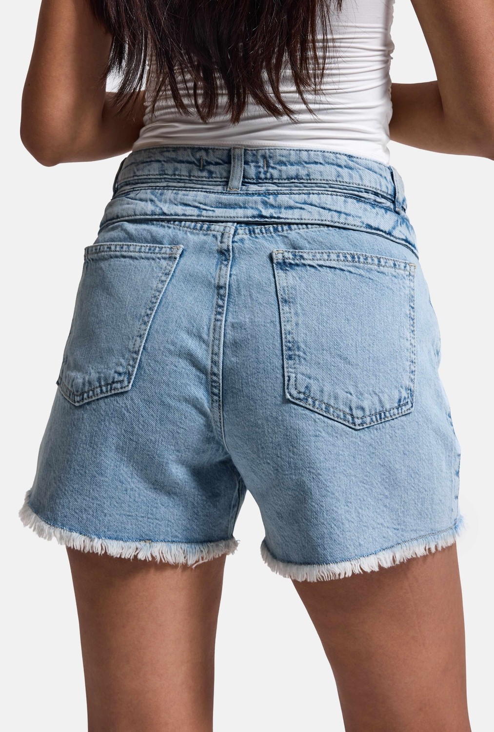 It's Basic Kadın Kot Rengi 11s6-3 Relax Mom Kemer Detaylı Tasarım Denim Şort görsel 7