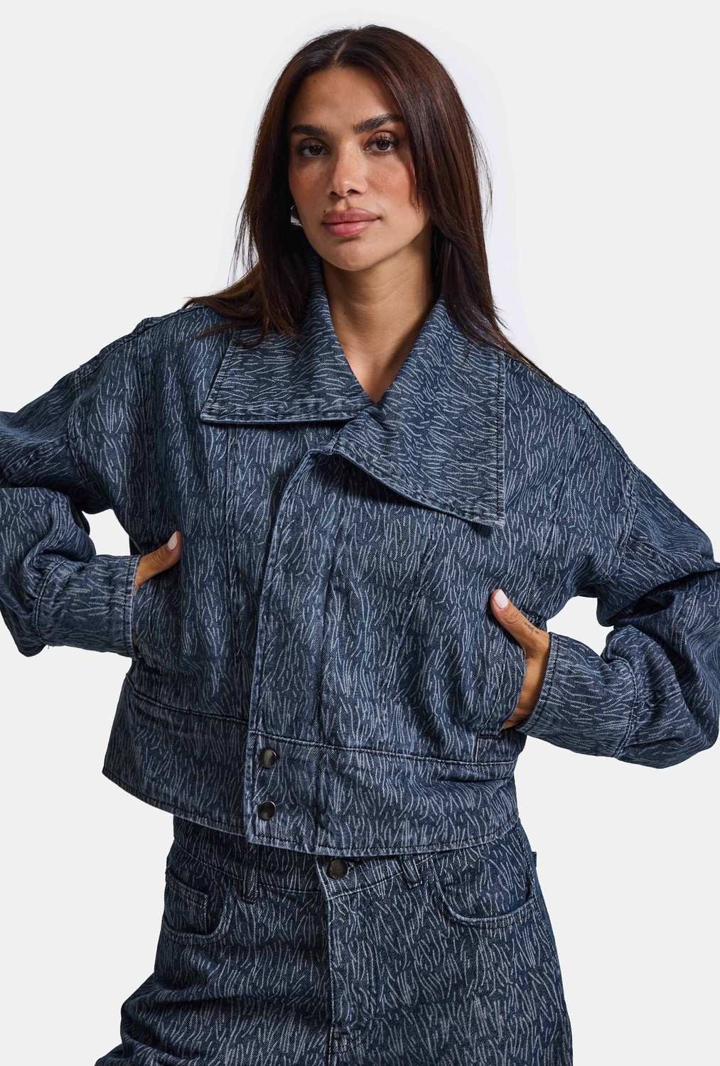 It's Basic Kadın Mavi 9W6-197 Crop Kruvaze Özel Kumaş Tasarım Denim Ceket görsel 3