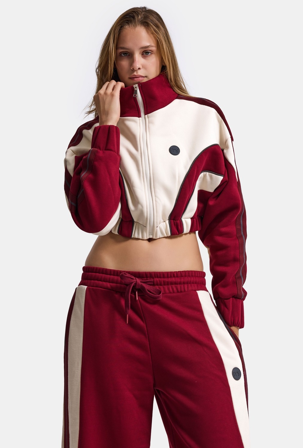 It's Basic Kadın Bordo Bej W6-35 Crop Sweatshirt Eşofman Pantolon 2'li Tasarım Takım görsel 3