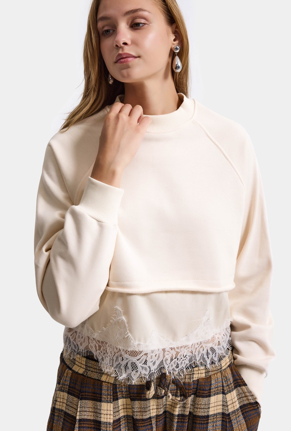It's Basic Kadın Bej W6-105 Dantel Detaylı Bol Kesim Tasarım Sweatshirt