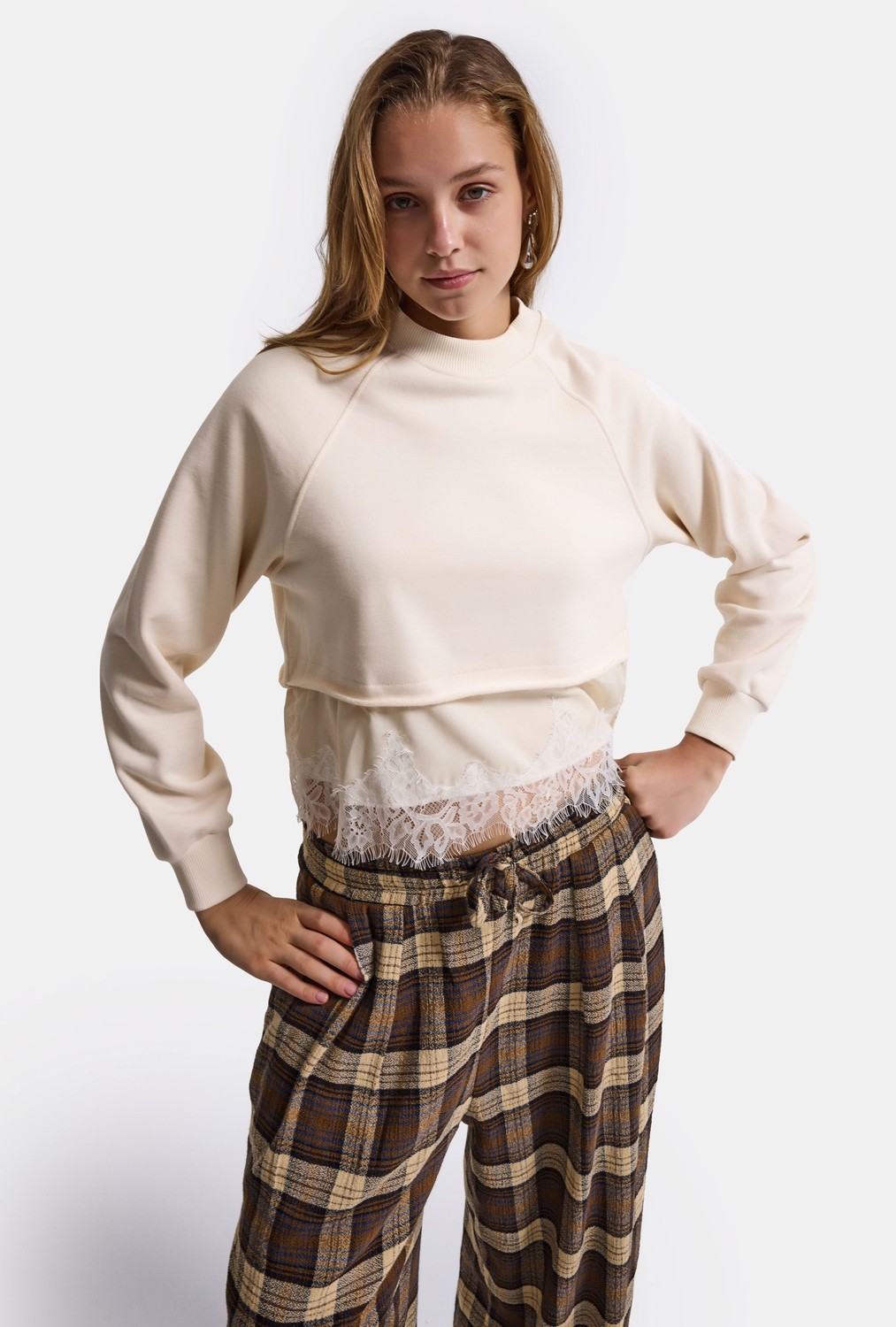 It's Basic Kadın Bej W6-105 Dantel Detaylı Bol Kesim Tasarım Sweatshirt görsel 2