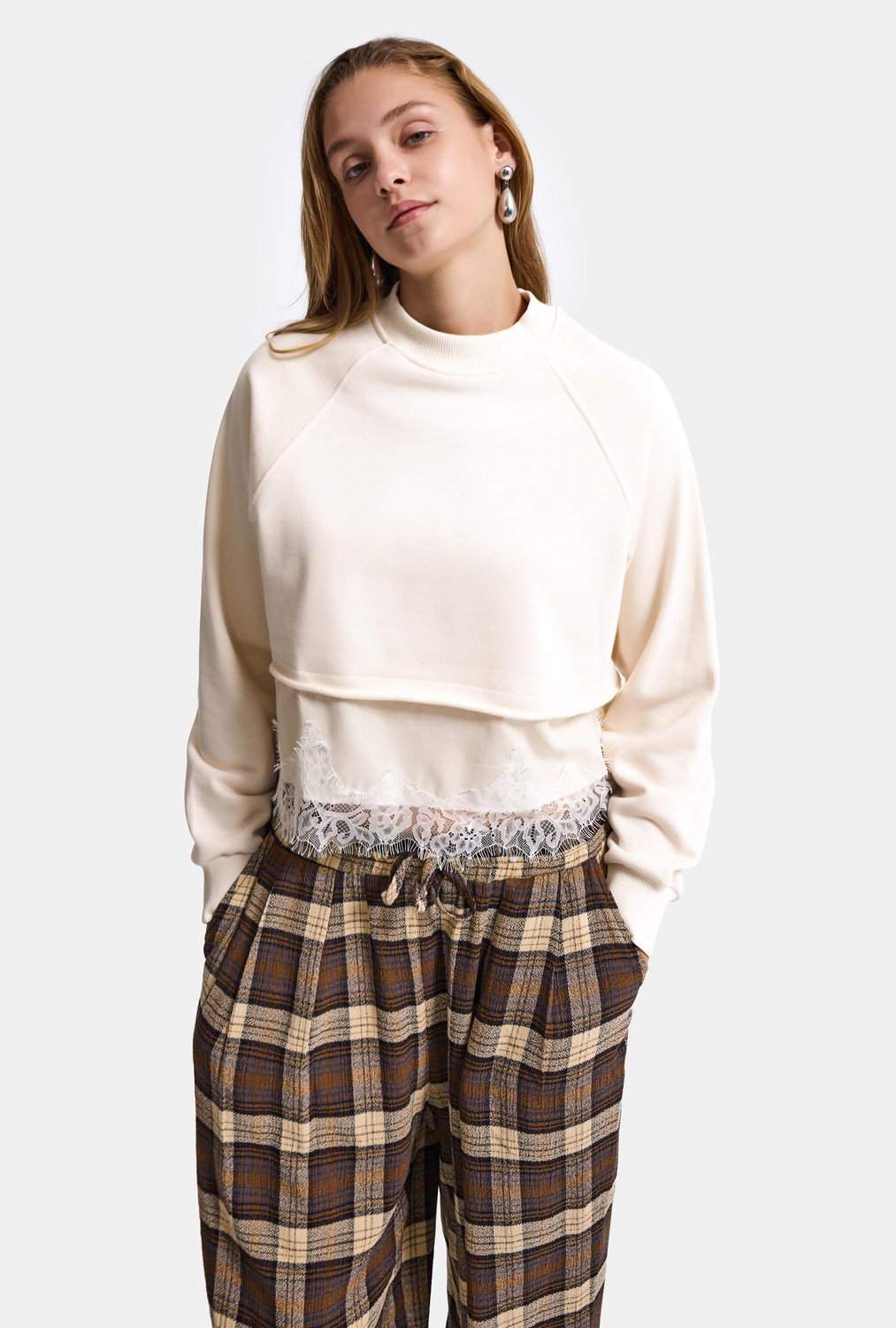 It's Basic Kadın Bej W6-105 Dantel Detaylı Bol Kesim Tasarım Sweatshirt görsel 7