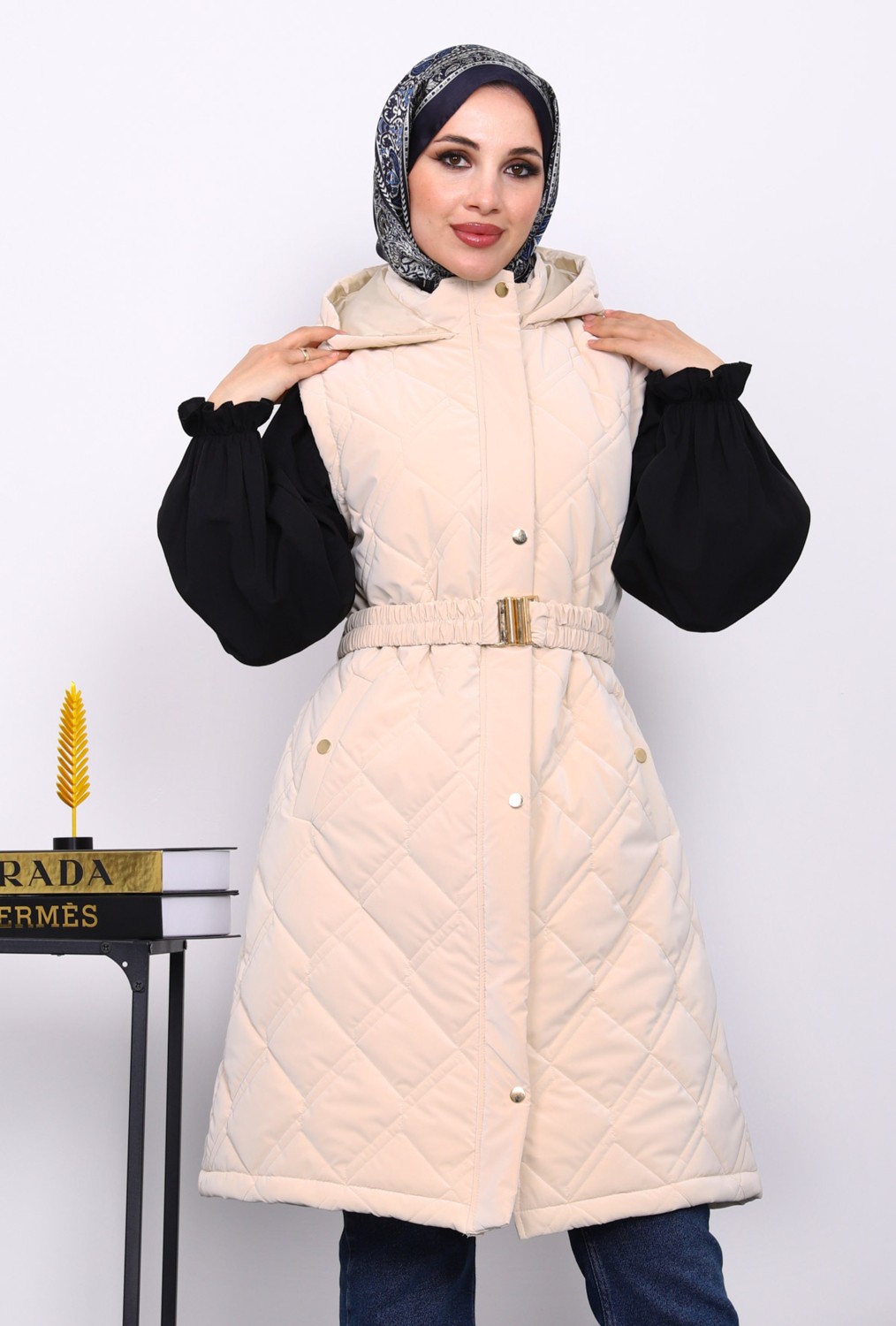 İmaj Butik Krem Kapşonlu Kemerli Şişme Yelek görsel 2